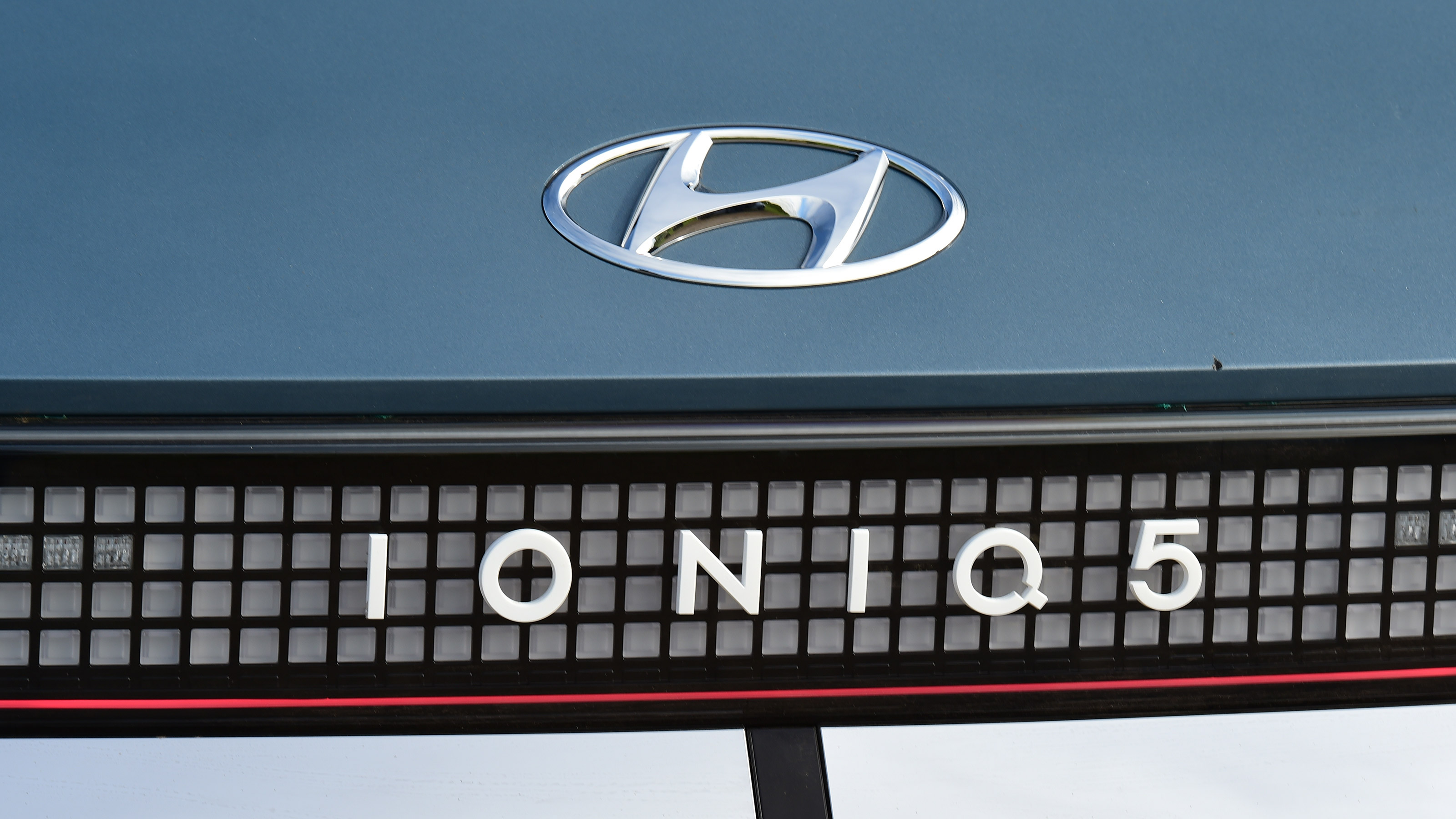 Hyundai Ioniq 5 drive - boot badge
