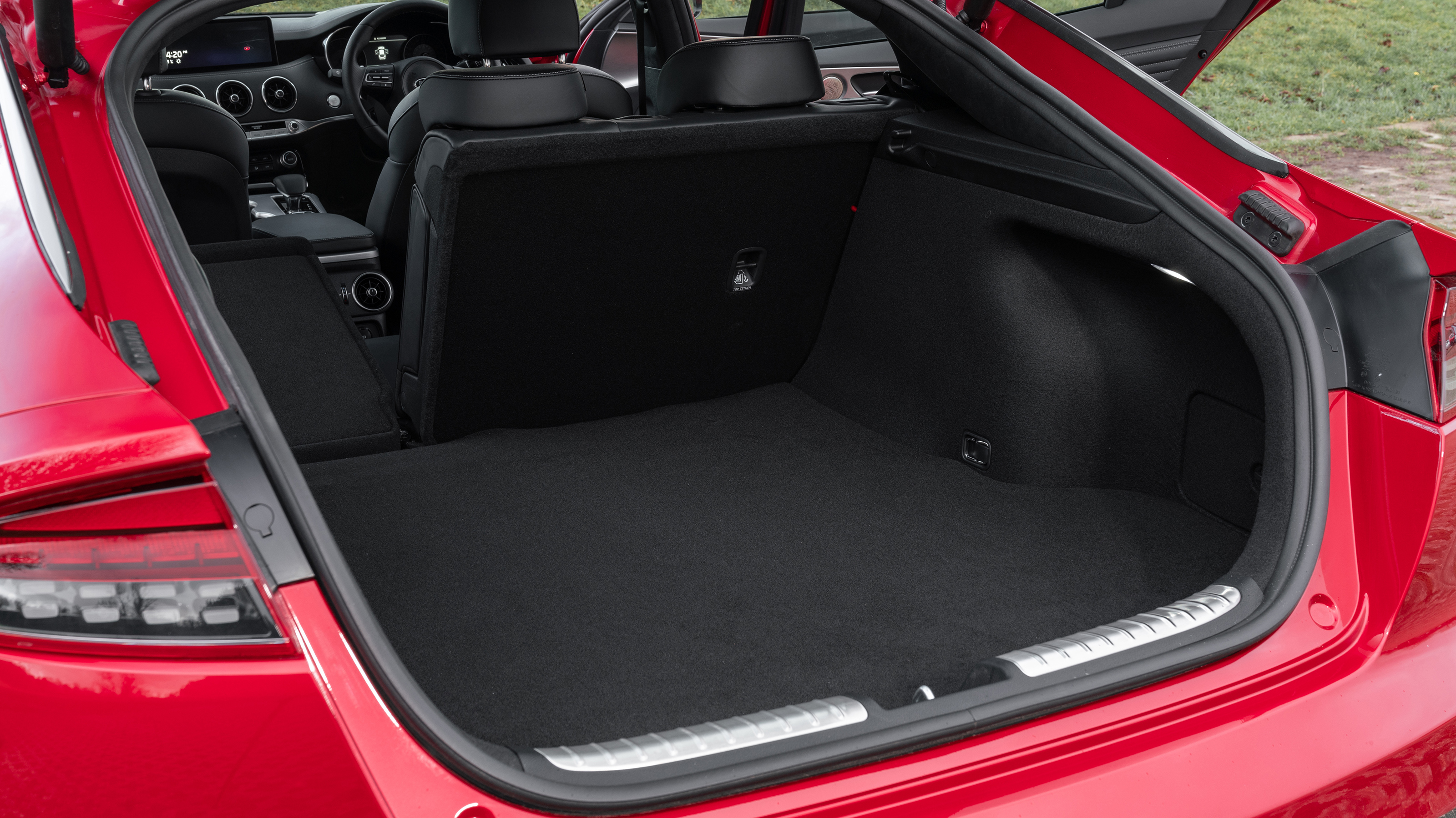2021 Kia Stinger boot - seat down