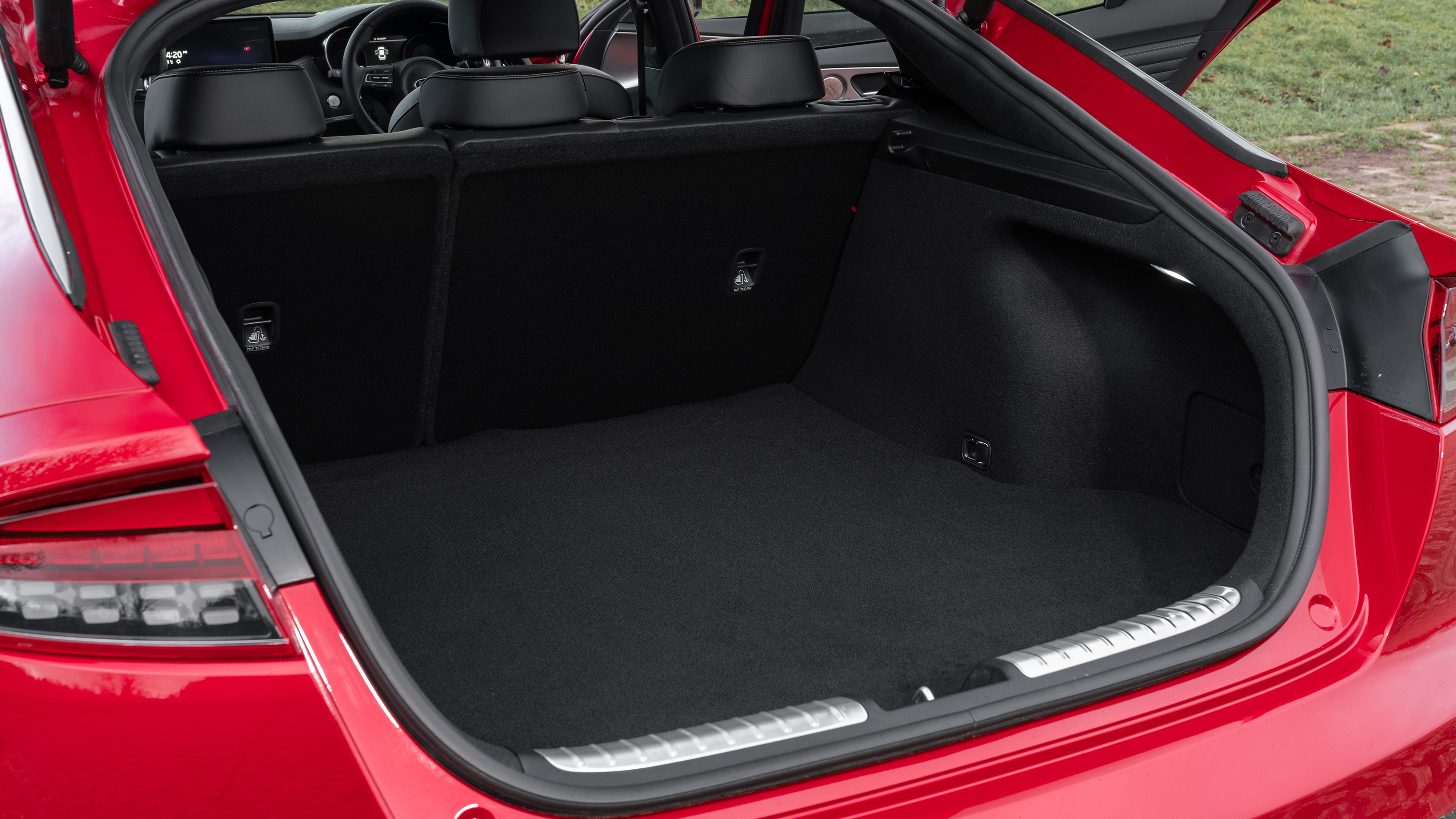 2021 Kia Stinger boot