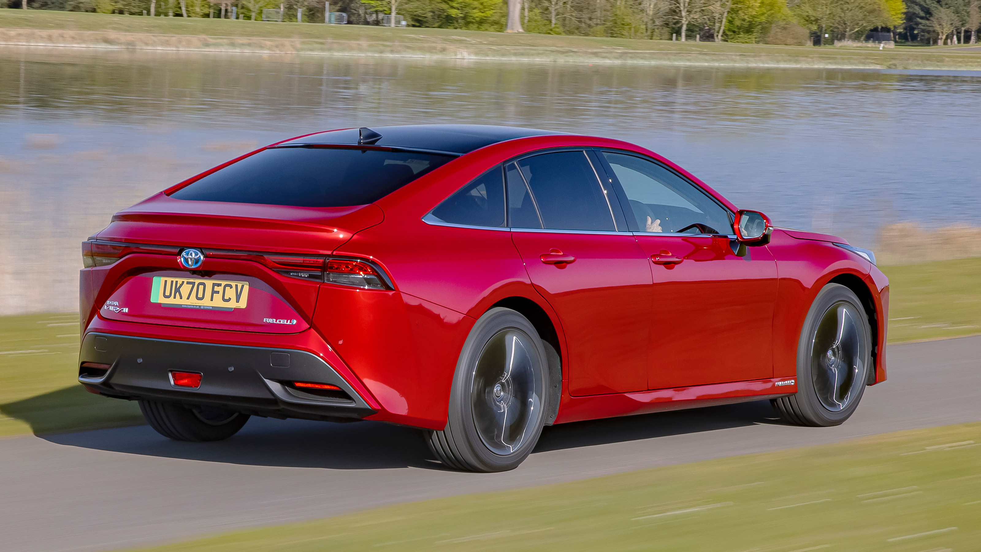 Toyota Mirai saloon rear 3/4 tracking