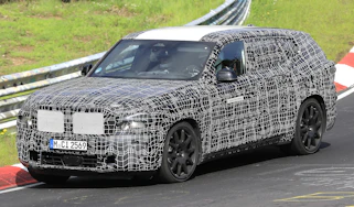 2022 BMW X8 SUV prototype - front 3/4 dynamic