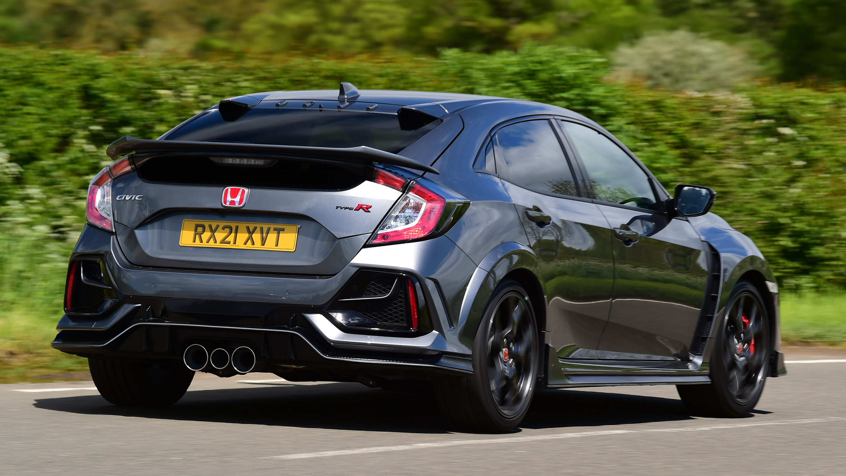 Honda Civic Type R Sport Line rear 3/4 tracking