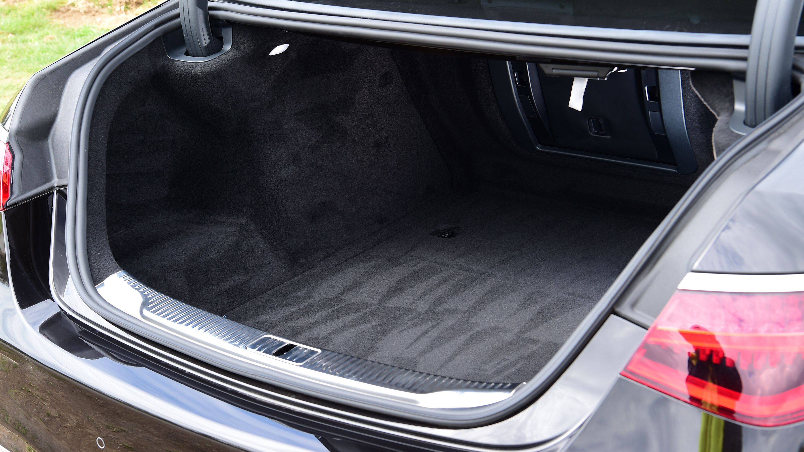 Mercedes S-Class saloon boot