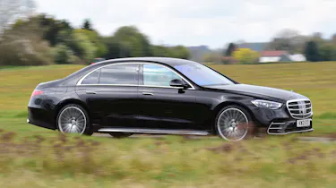 Mercedes S-Class saloon side panning