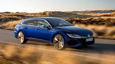2021 Volkswagen Arteon R Shooting Brake - front 3/4 dynamic