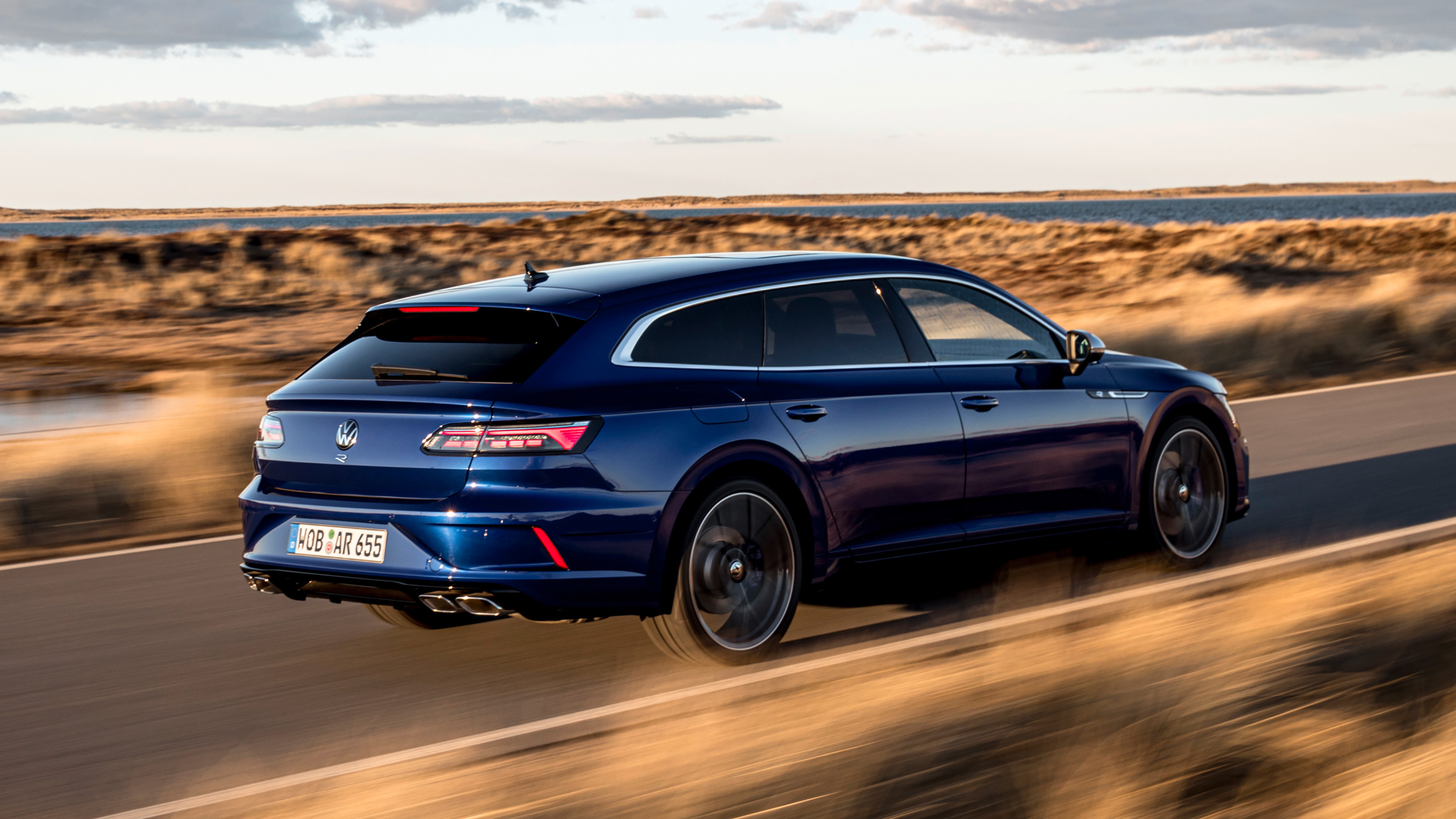 2021 Volkswagen Arteon R Shooting Brake - rear 3/4 dynamic 