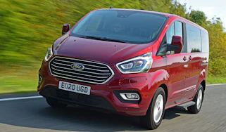 Ford Tourneo Custom driving