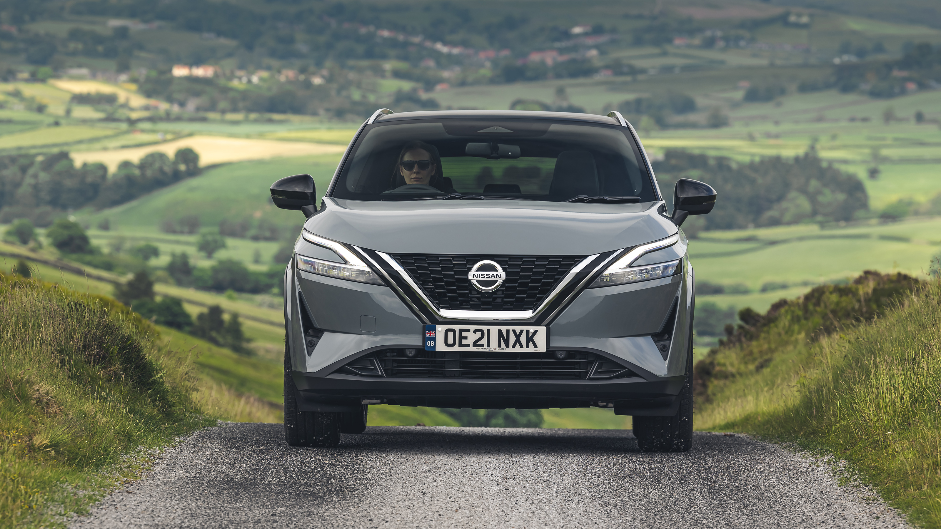 2021 Nissan Qashqai driving uphill - front