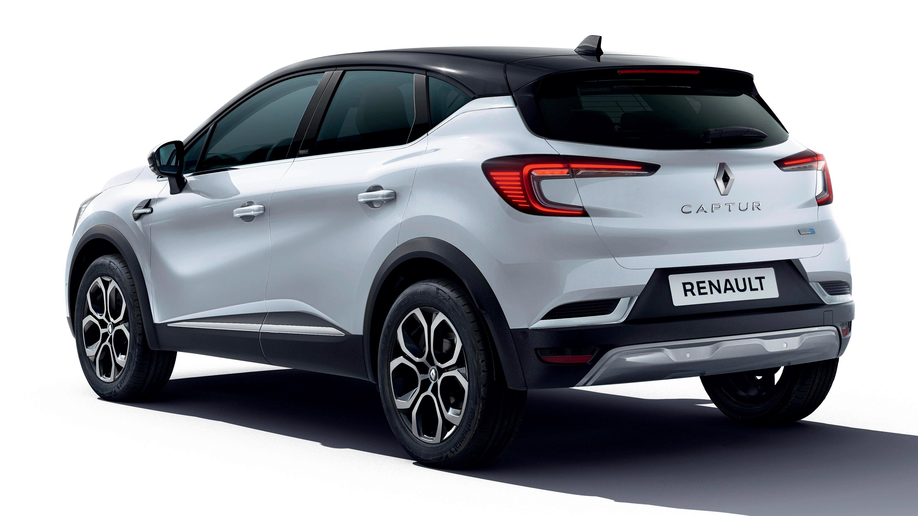 2021 Renault Captur E-Tech Hybrid SUV - rear 3/4