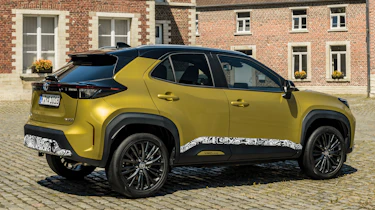 2021 Yaris Cross prototype - 3/4 static