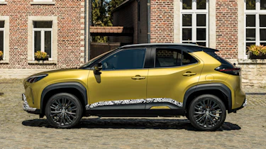 2021 Yaris Cross prototype - side view static