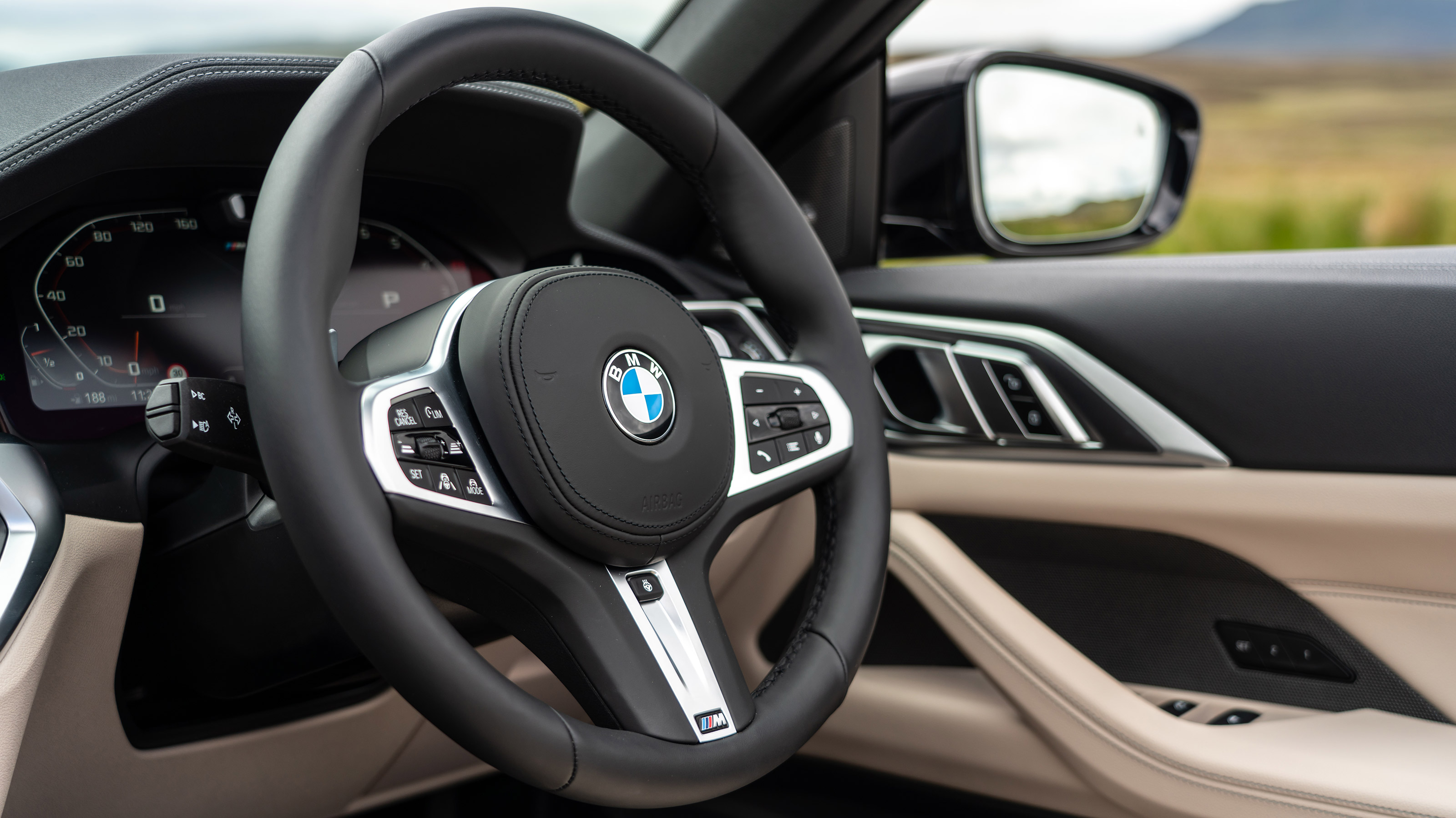 BMW 4 Series Convertible steering wheel