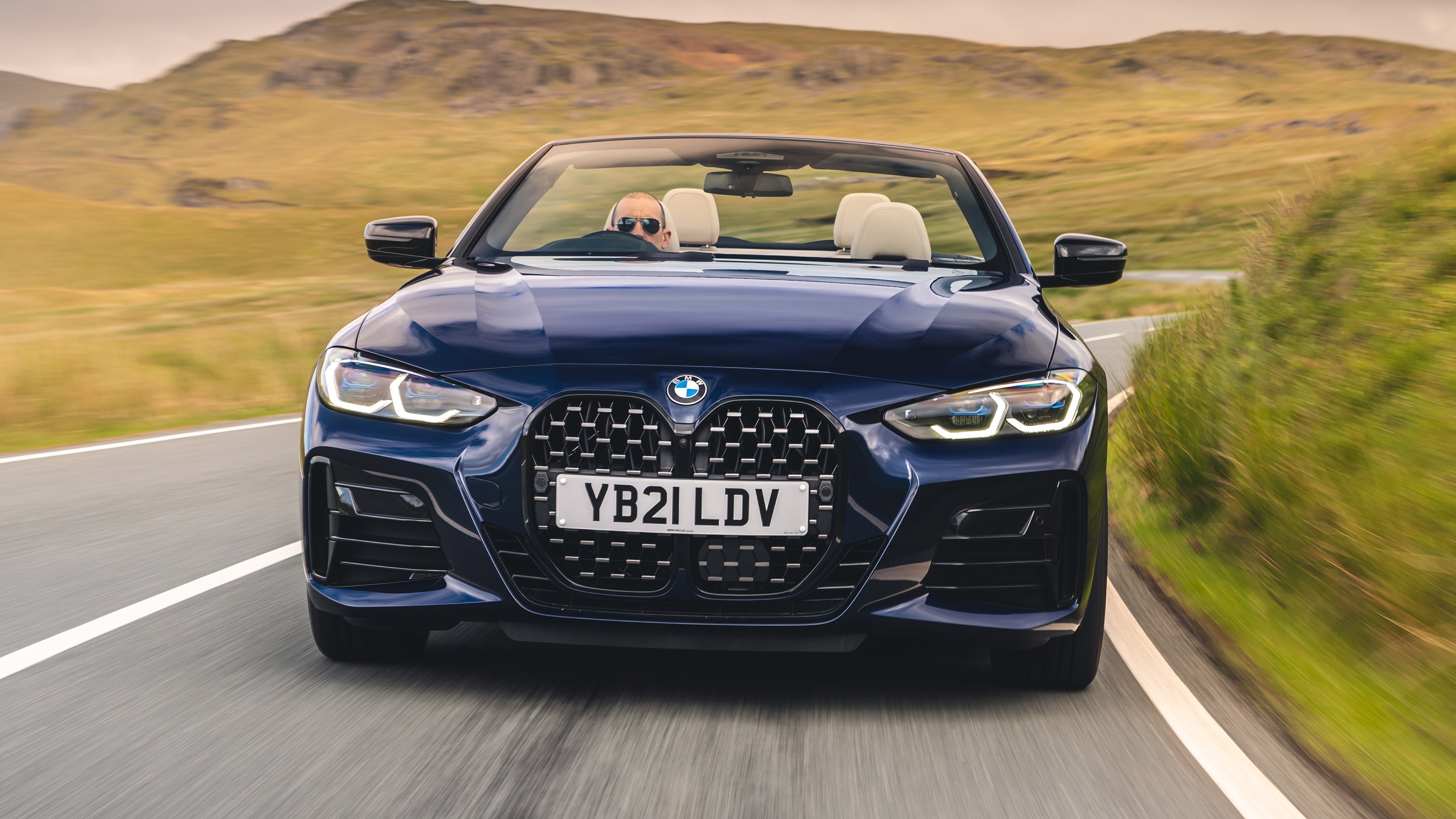 BMW 4 Series Convertible front tracking