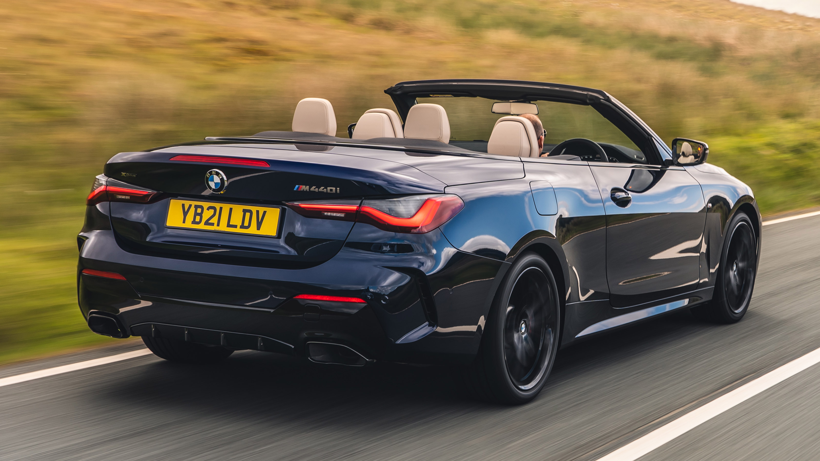 BMW 4 Series Convertible rear tracking