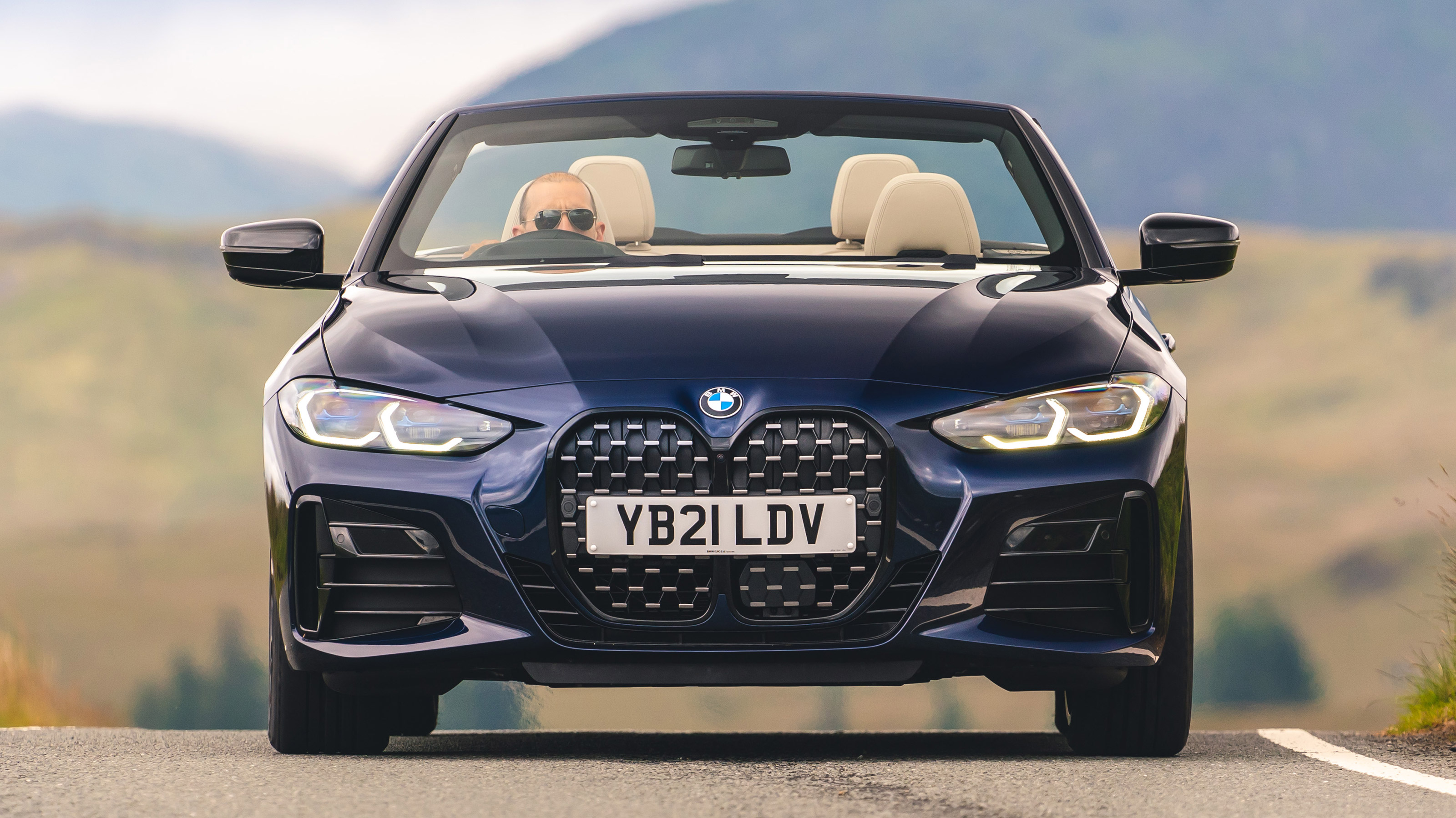 BMW 4 Series Convertible front dynamic