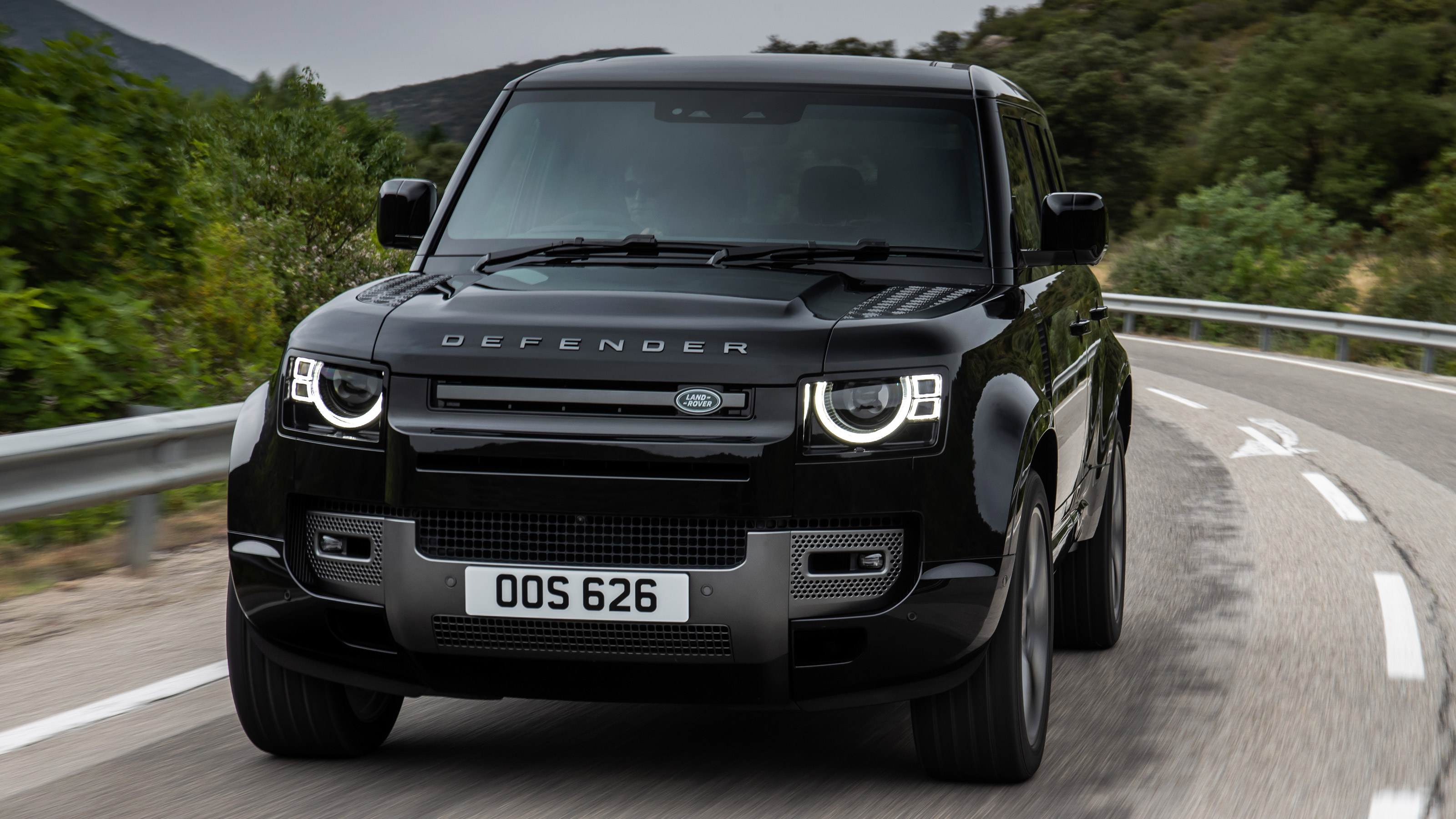 Land Rover Defender V8 SUV front tracking