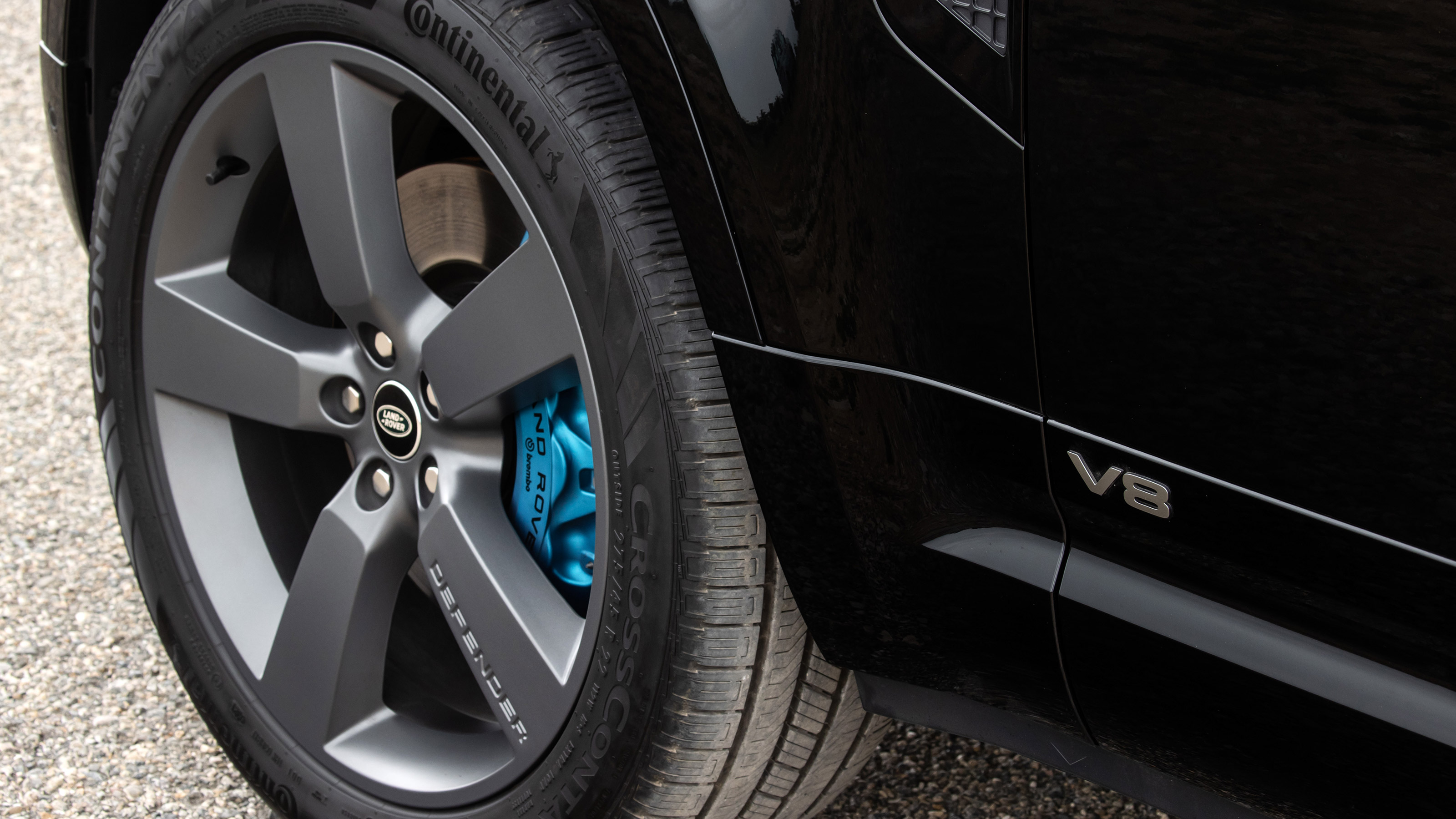 Land Rover Defender V8 SUV brakes