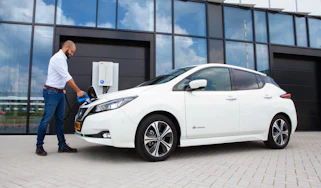 Nissan Leaf V2G charging