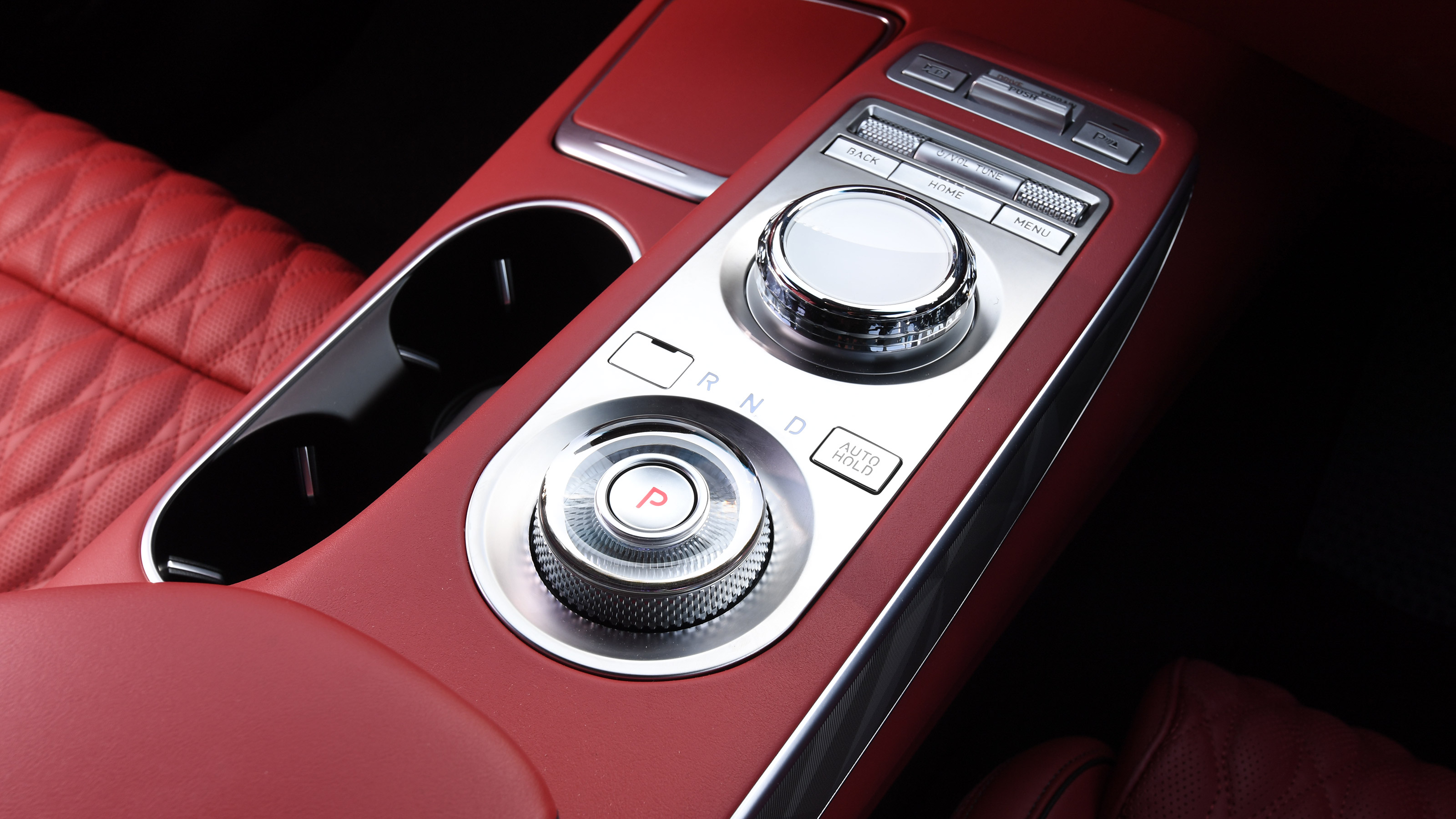Genesis GV70 SUV centre console