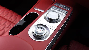 Genesis GV70 SUV centre console