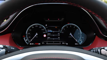 Genesis GV70 SUV instrument binnacle