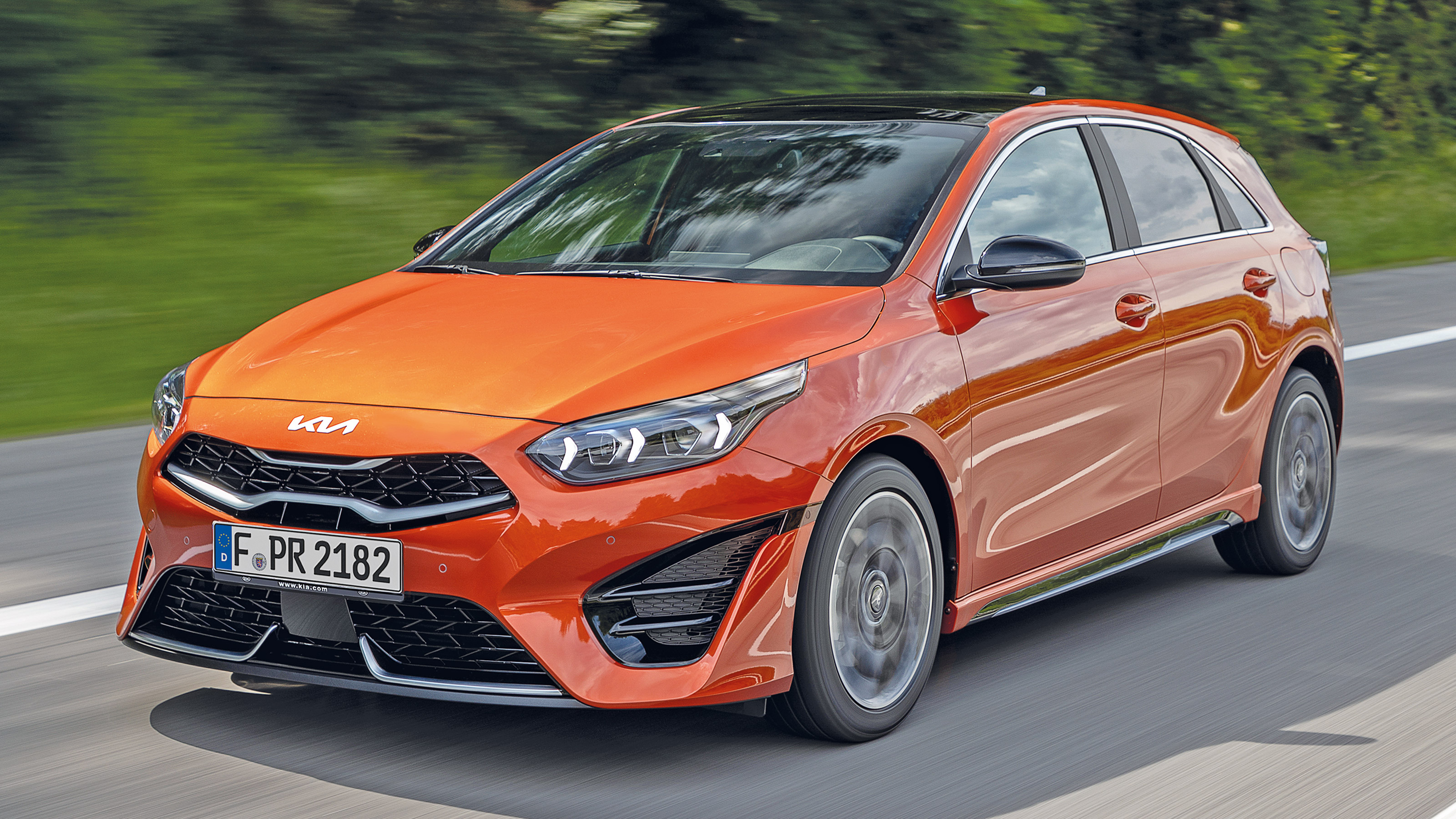 Kia Ceeed facelift drive front 3/4 tracking