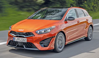 Kia Ceeed facelift drive front 3/4 tracking