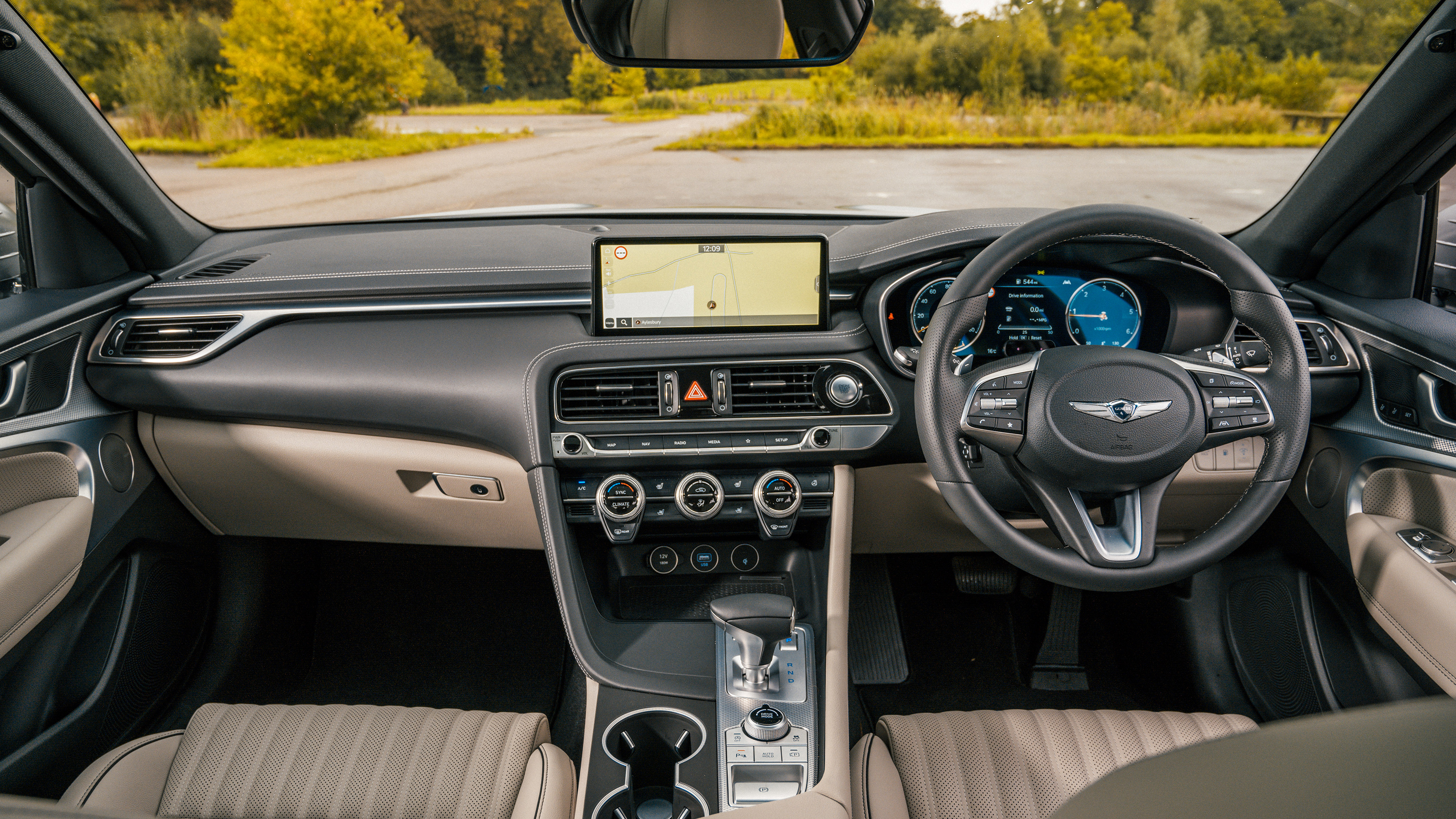 Genesis G70 saloon interior