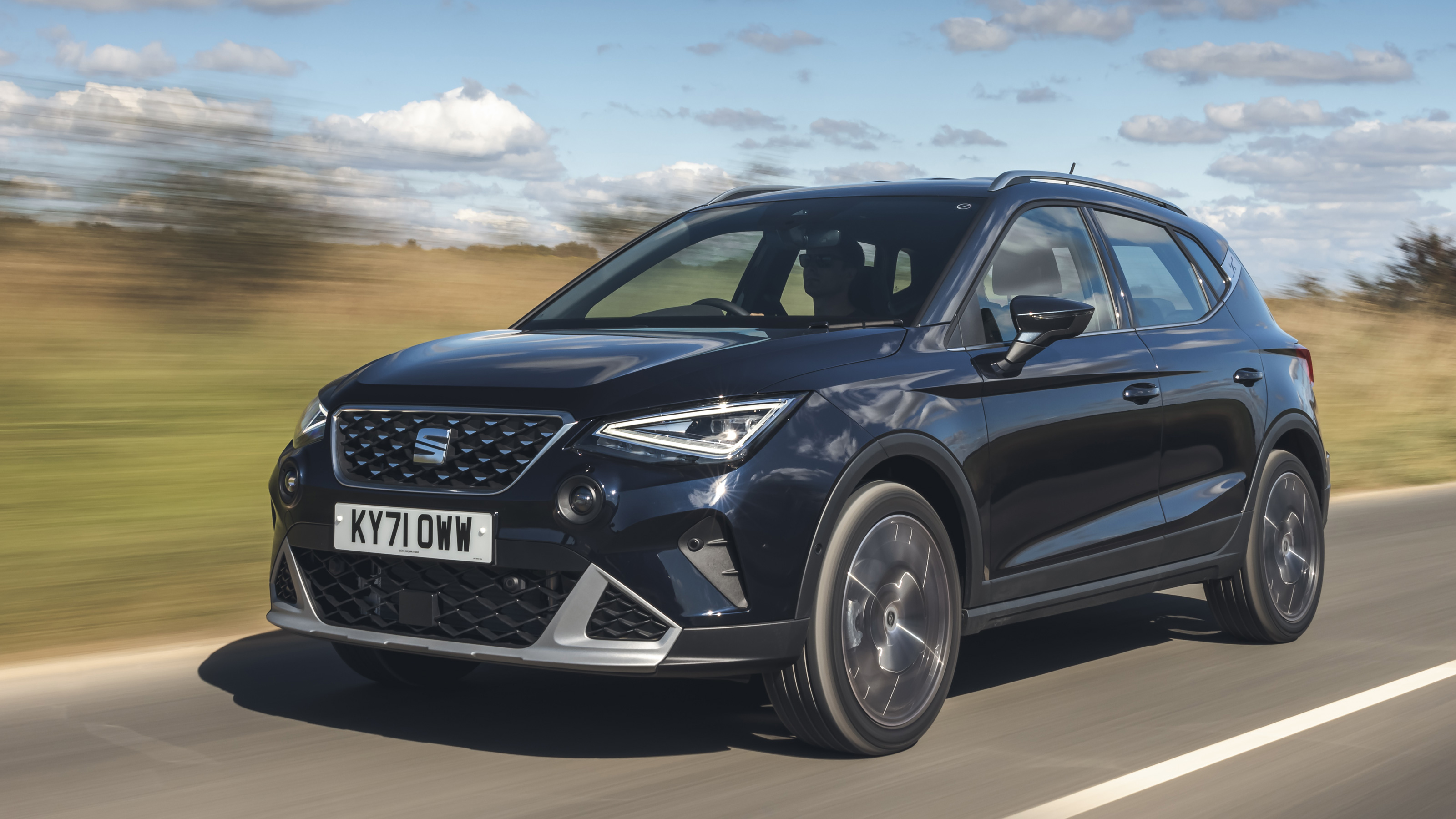 SEAT Arona SUV front 3/4 tracking