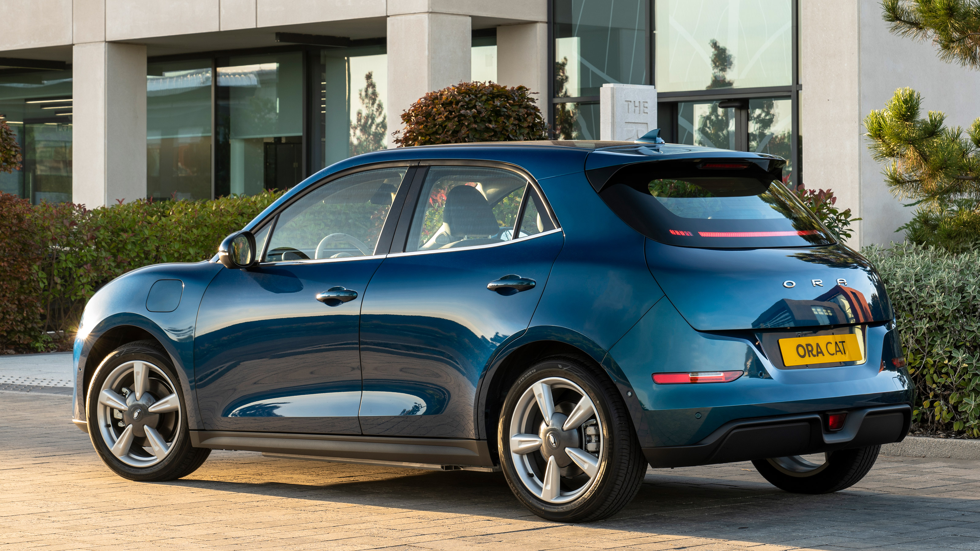 ORA Cat rear