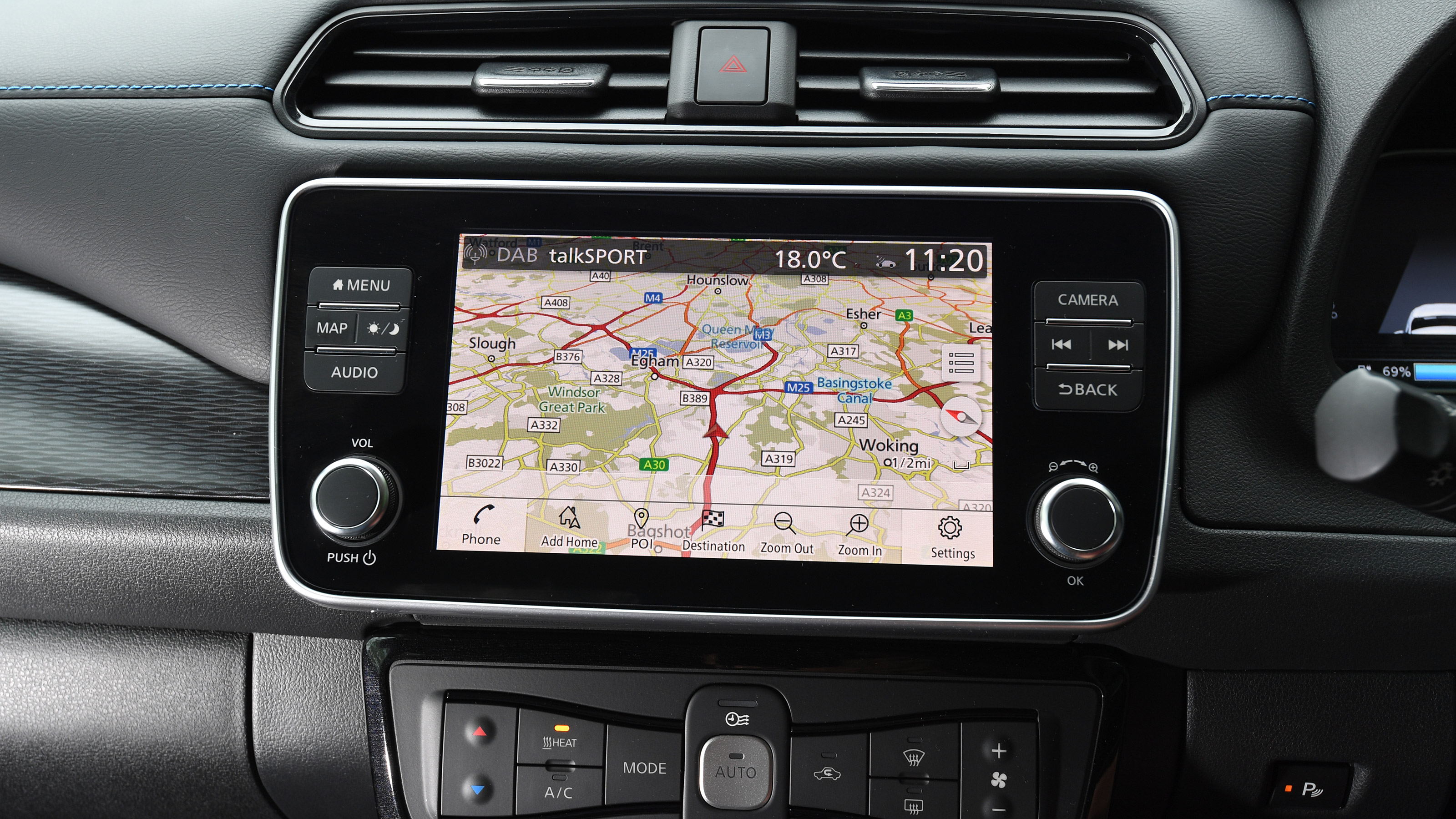 Nissan Leaf - infotainment