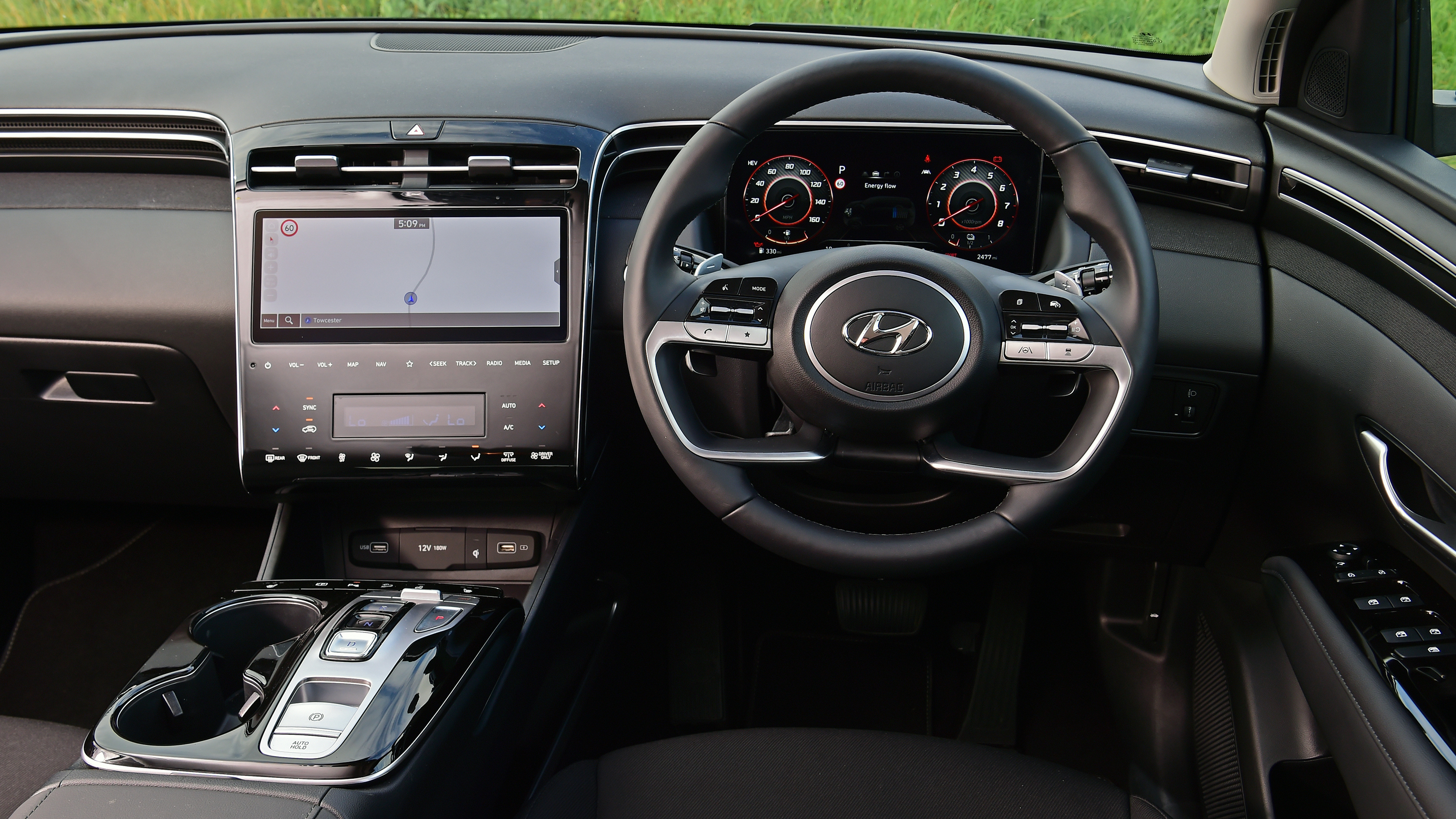 Hyundai Tucson PHEV interior