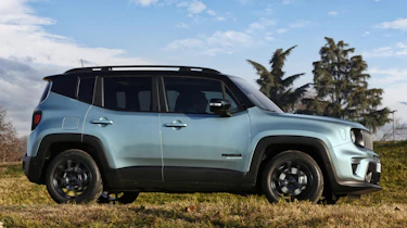Jeep Renegade e-Hybrid side view
