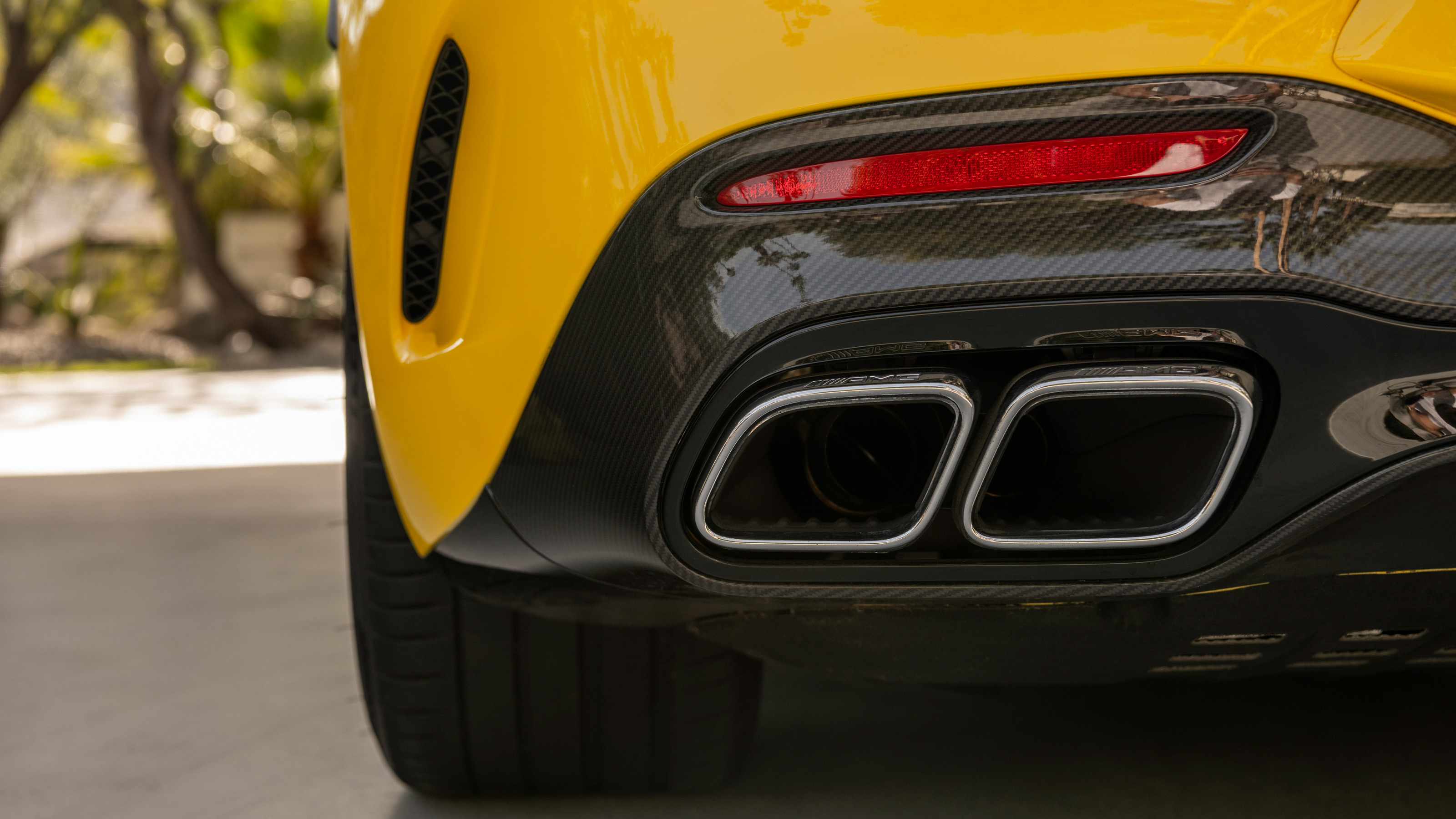 2022 Mercedes-AMG SL exhausts