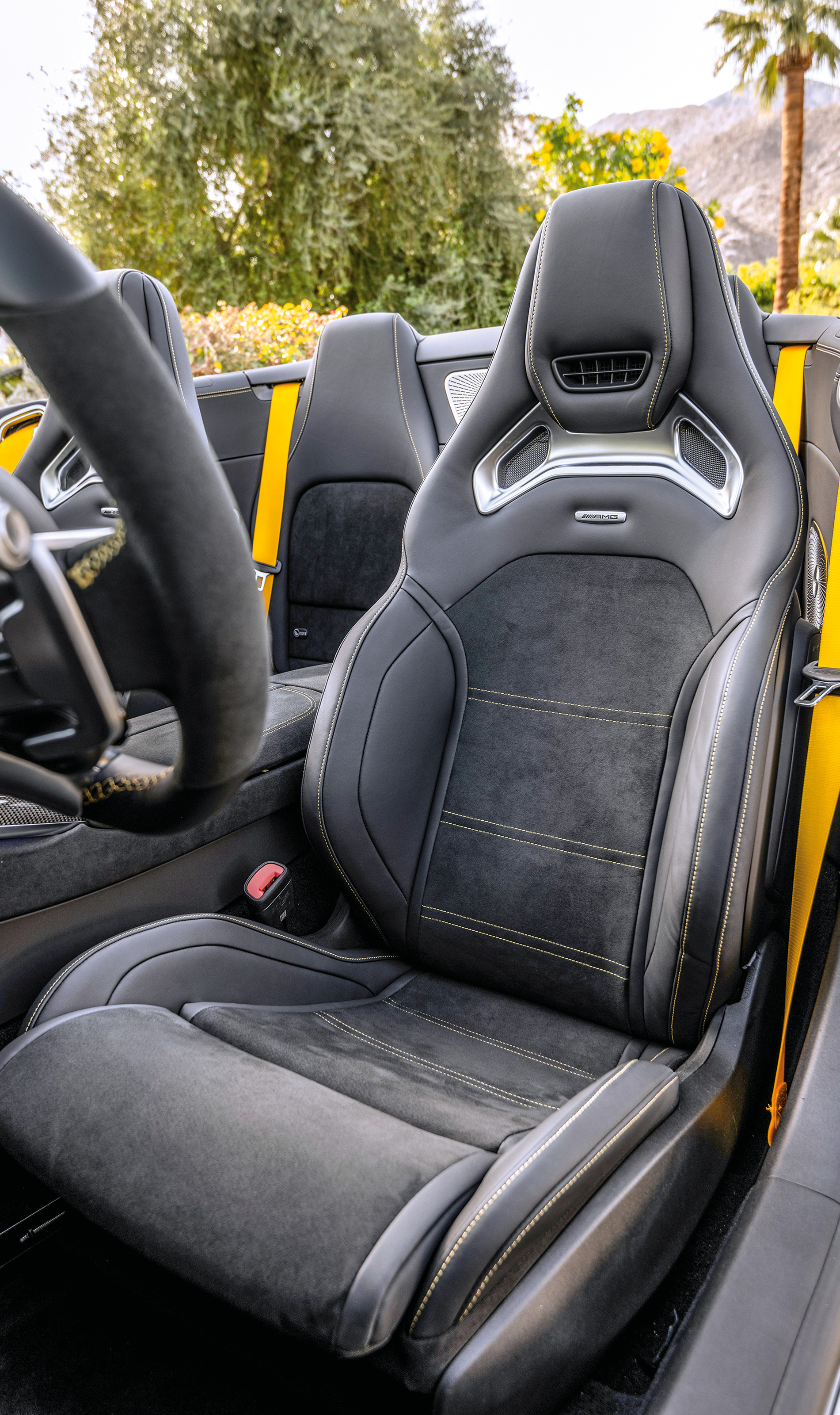 2022 Mercedes-AMG SL seats