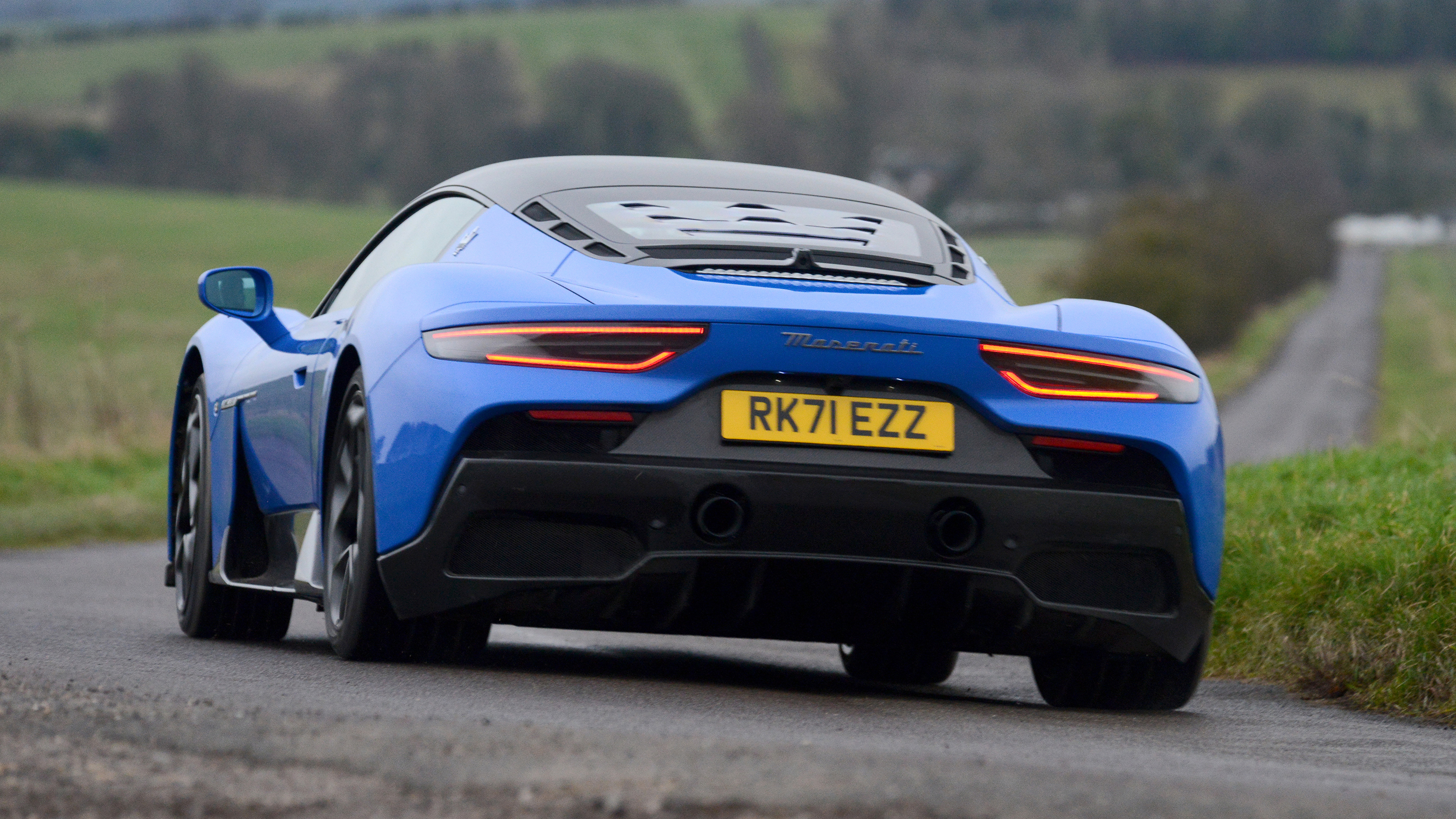 Maserati MC20 driving - rear