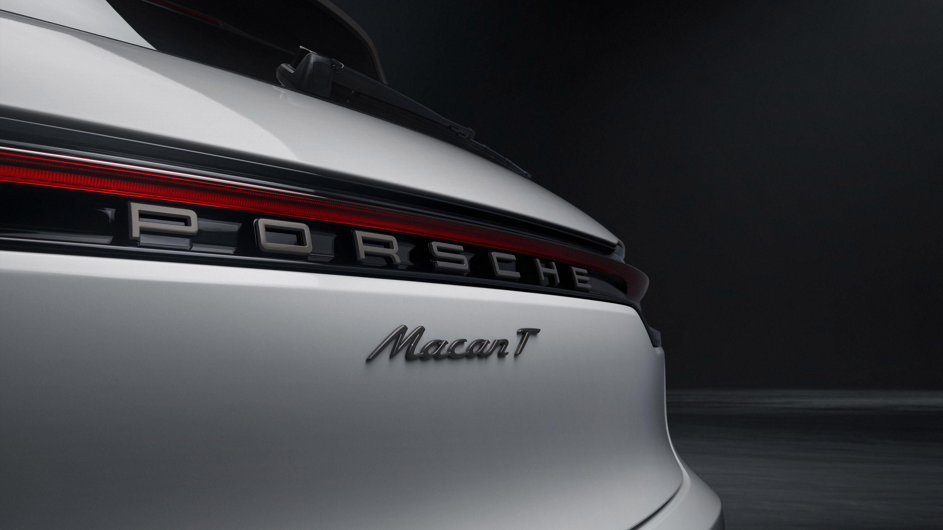 Porsche Macan T badge