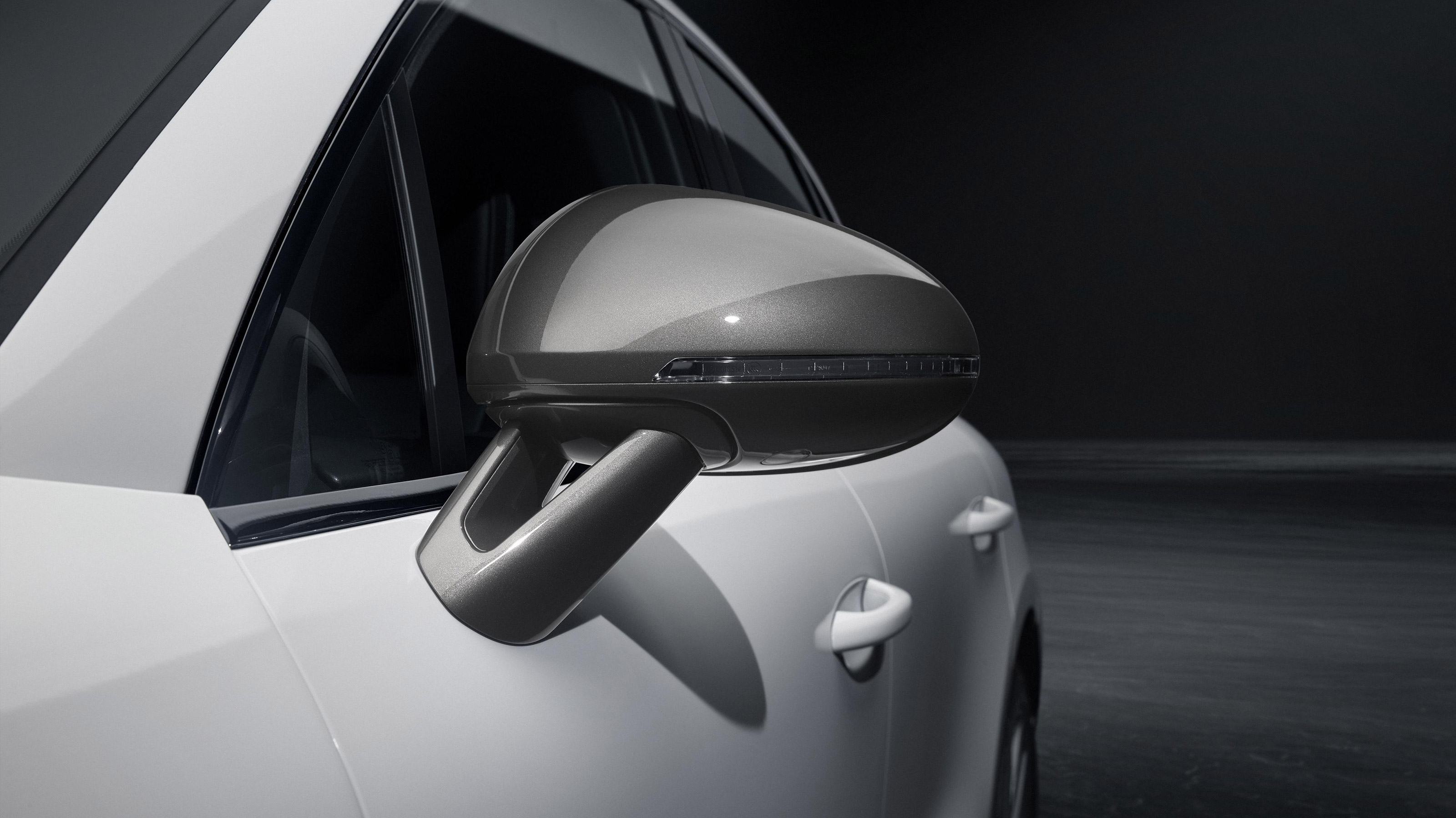 Porsche Macan T wing mirror