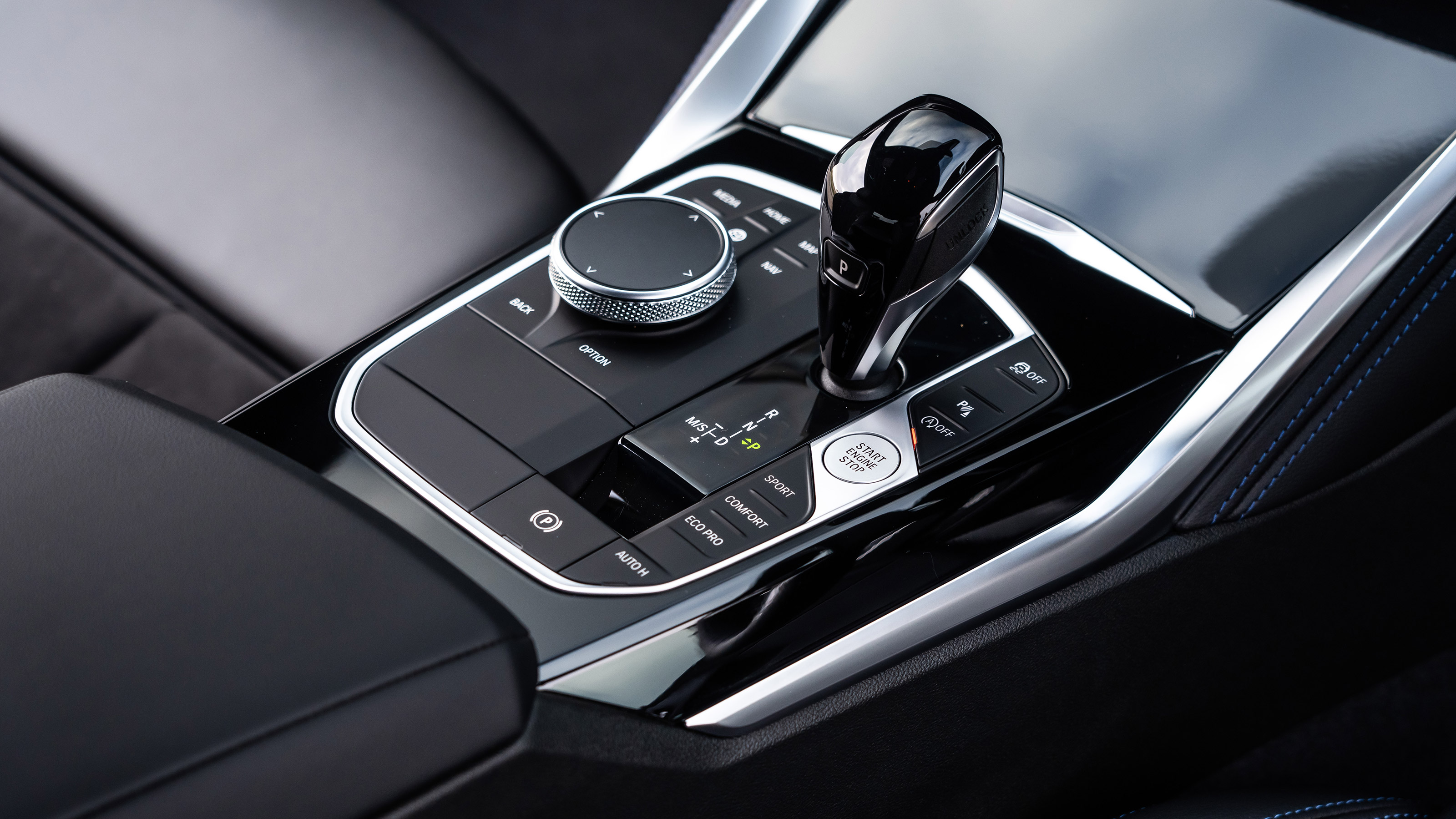 2022 BMW 2 Series Coupe gearlever