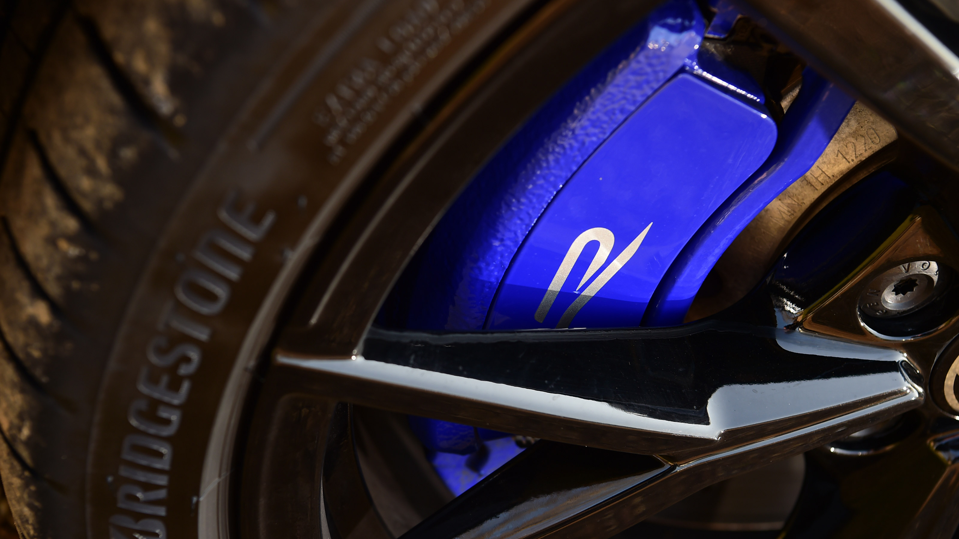 2022 Volkswagen Golf R estate brakes