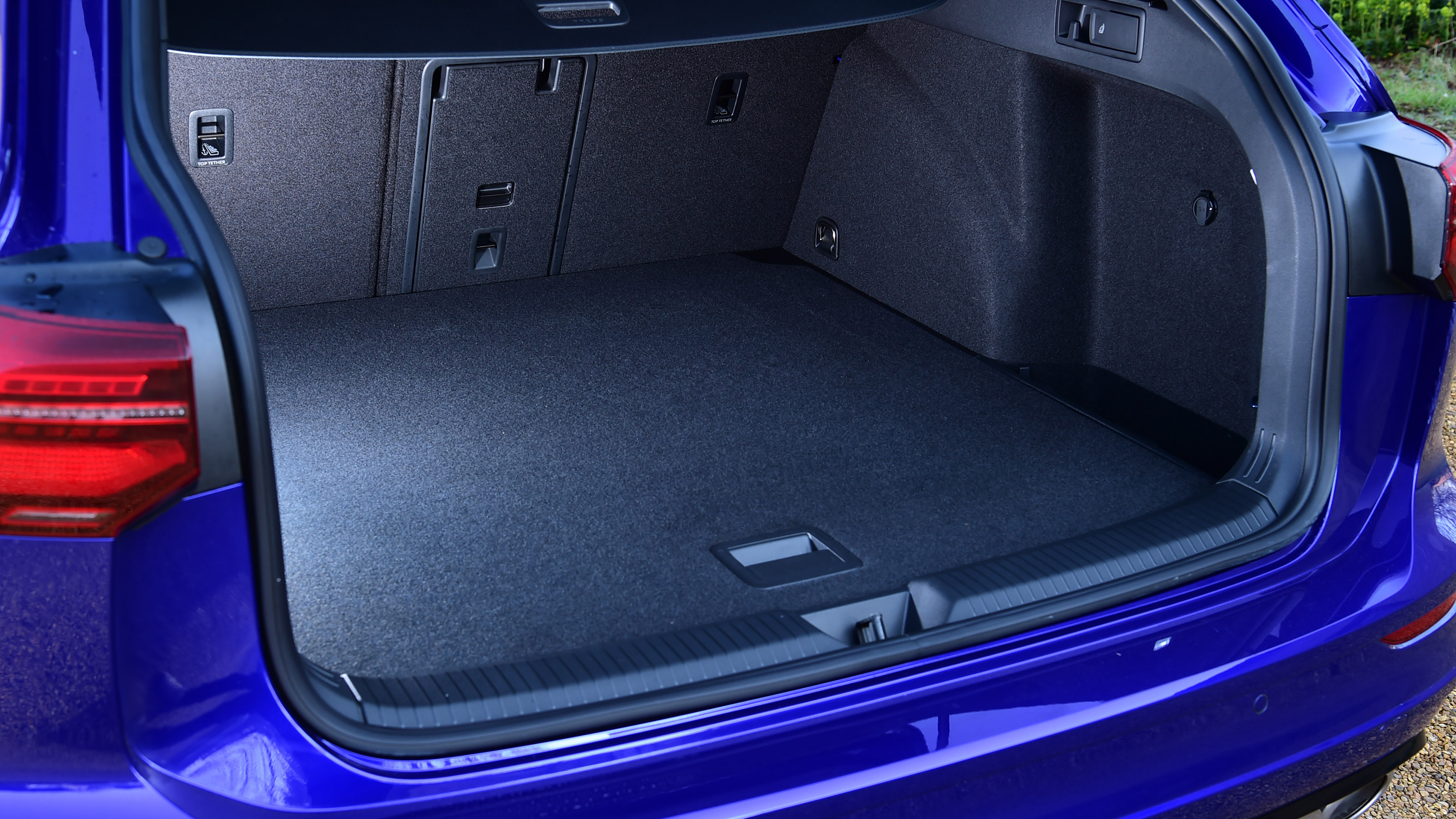 2022 Volkswagen Golf R estate boot