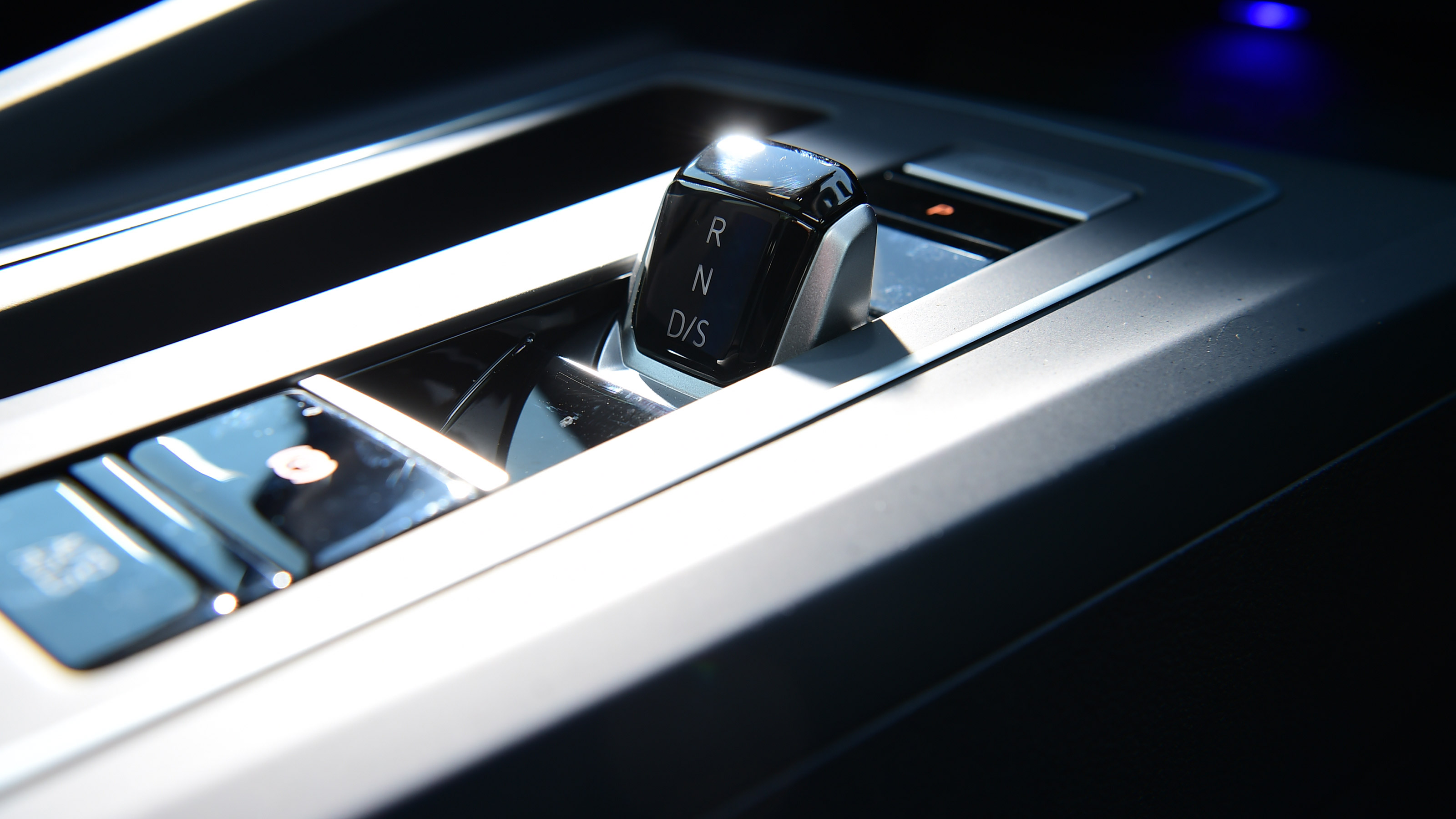 2022 Volkswagen Golf R estate gear selector