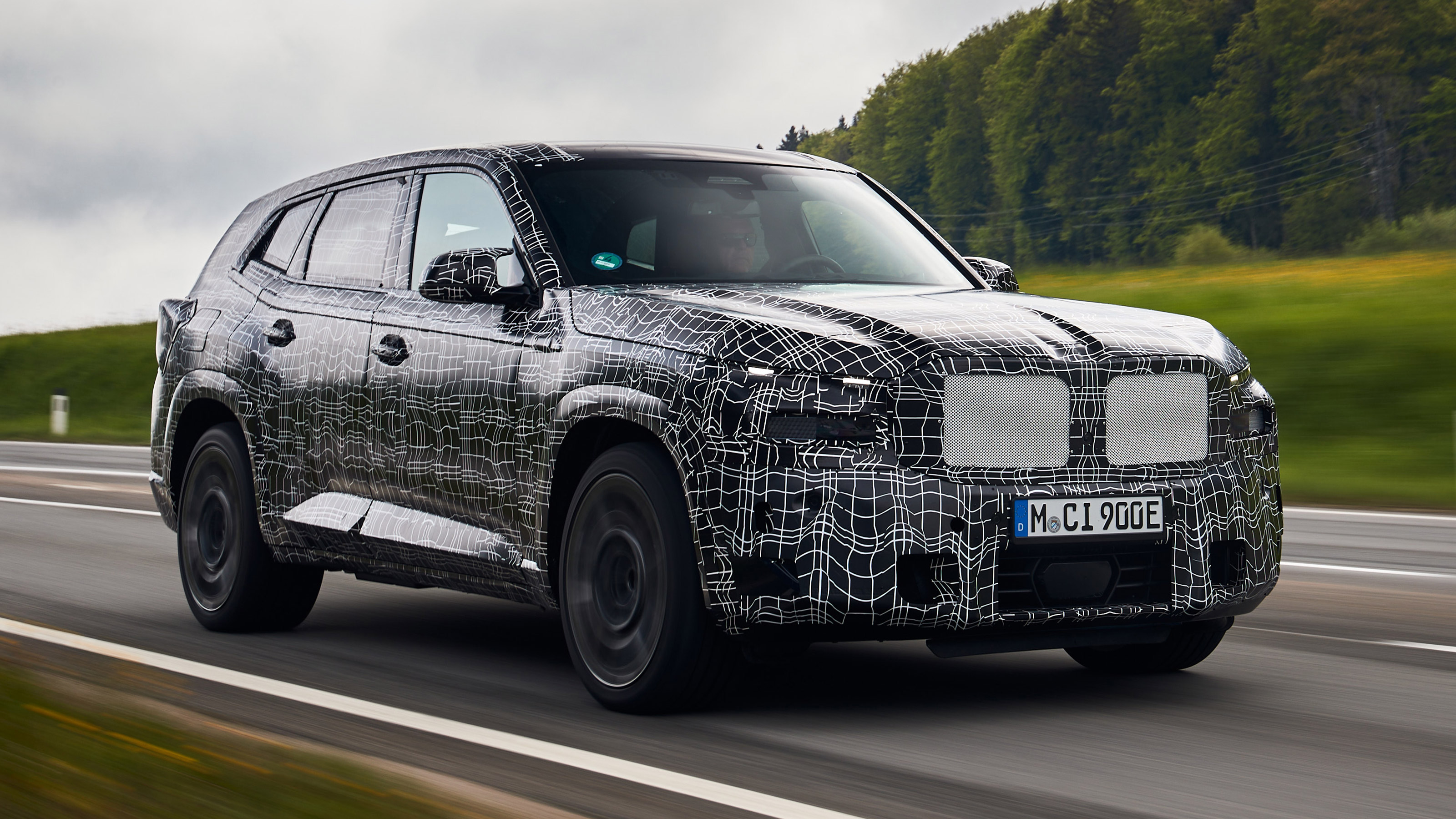 BMW XM prototype