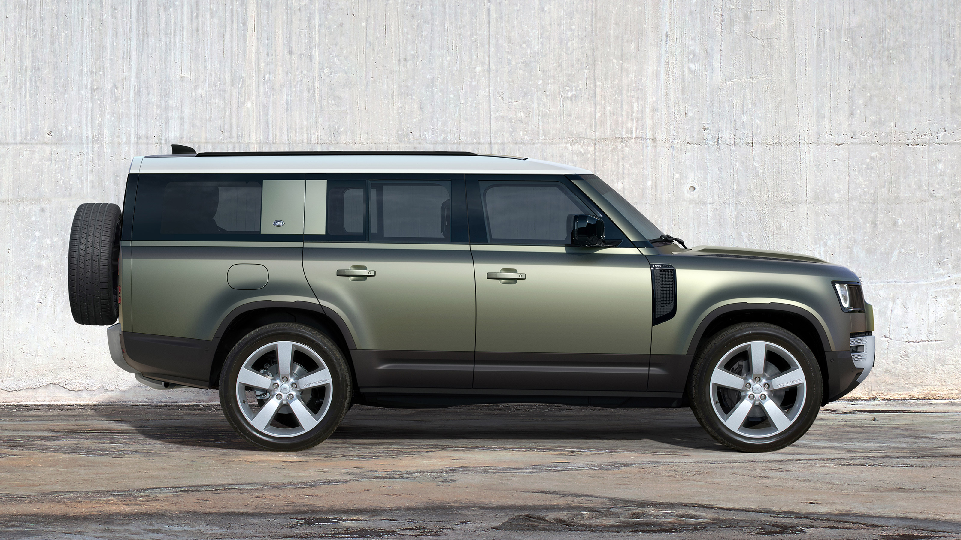 Land Rover Defender 130 side