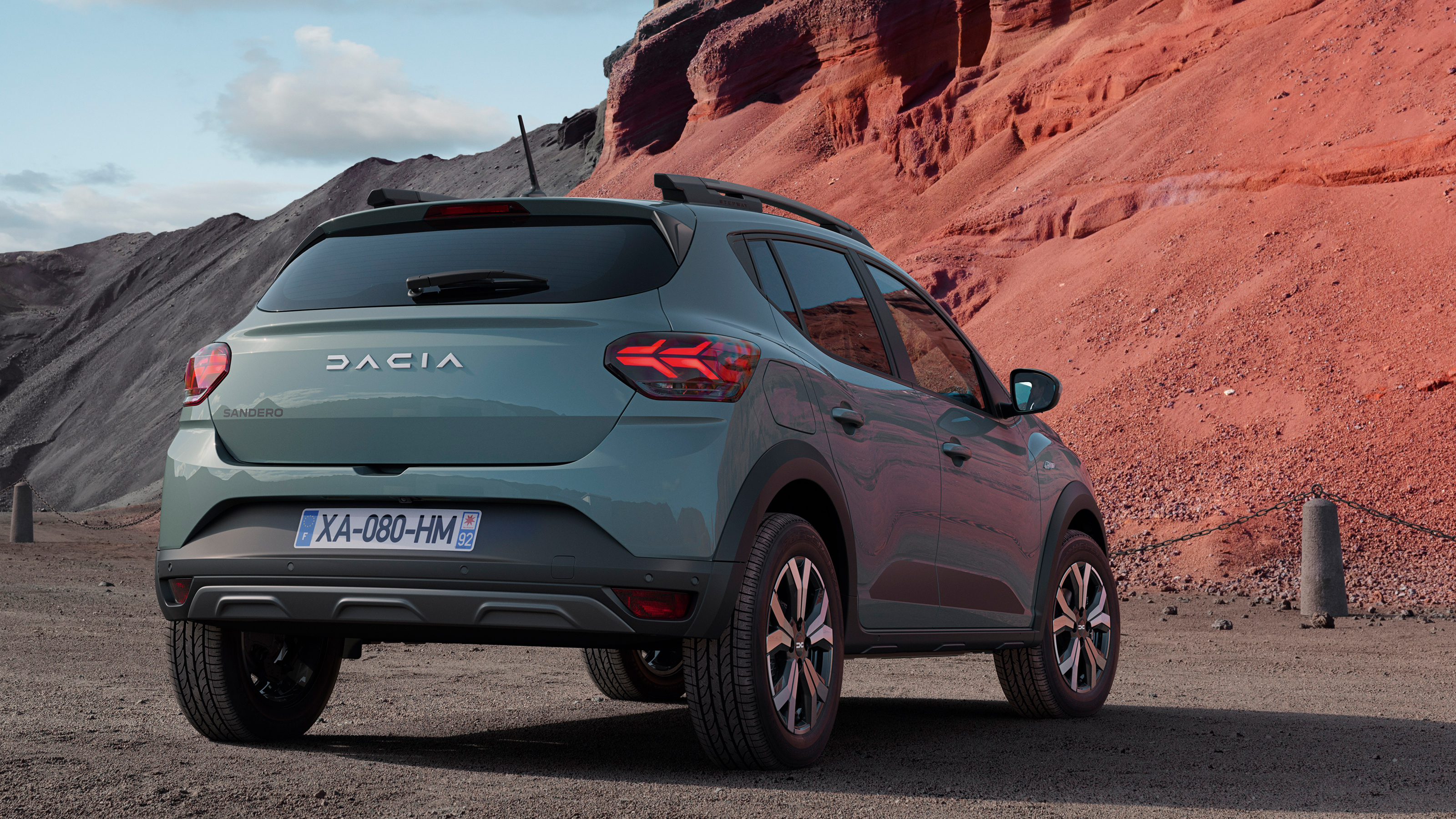 Dacia Sandero Stepway rear new logo