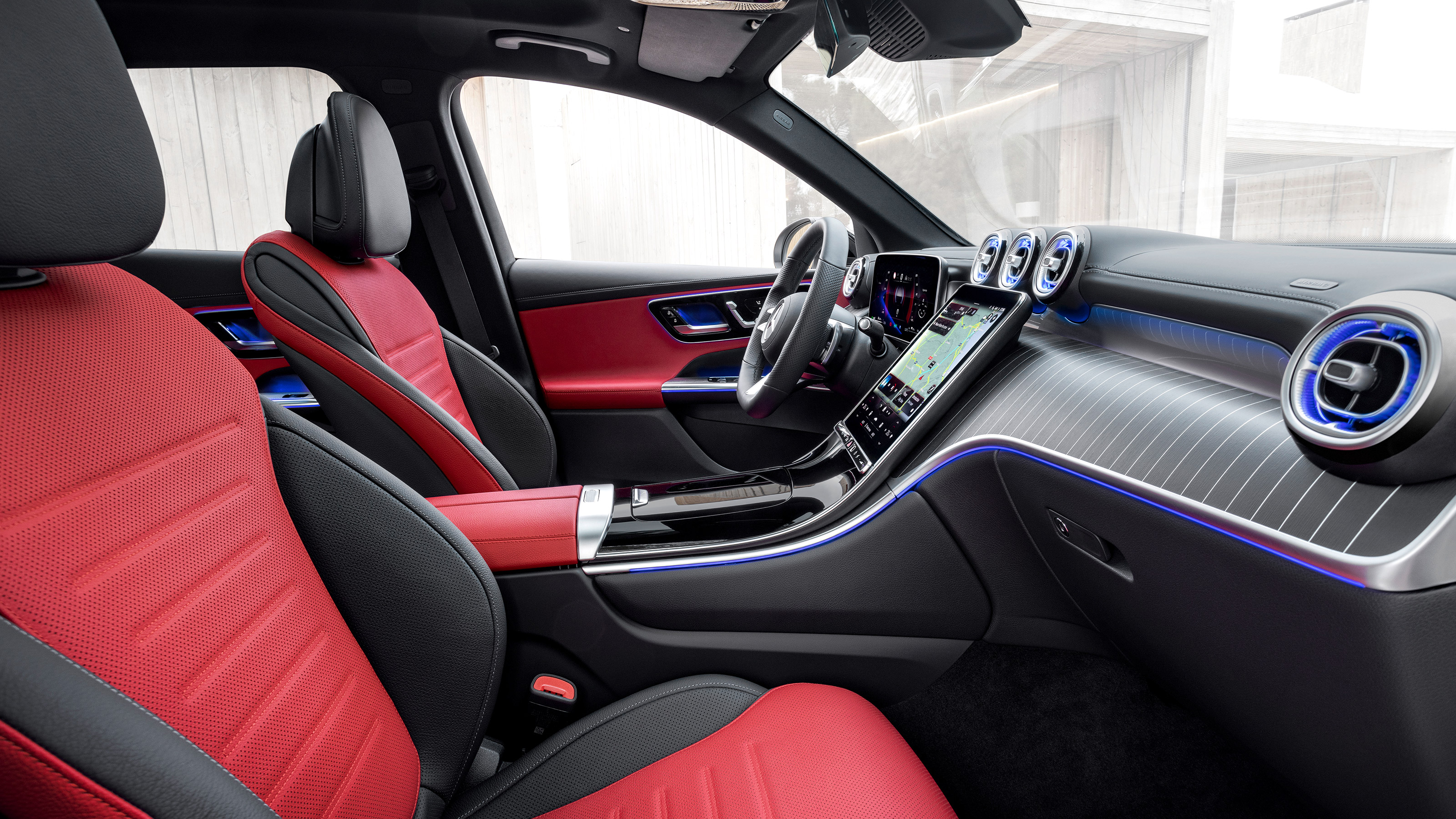 2022 Mercedes GLC front seats