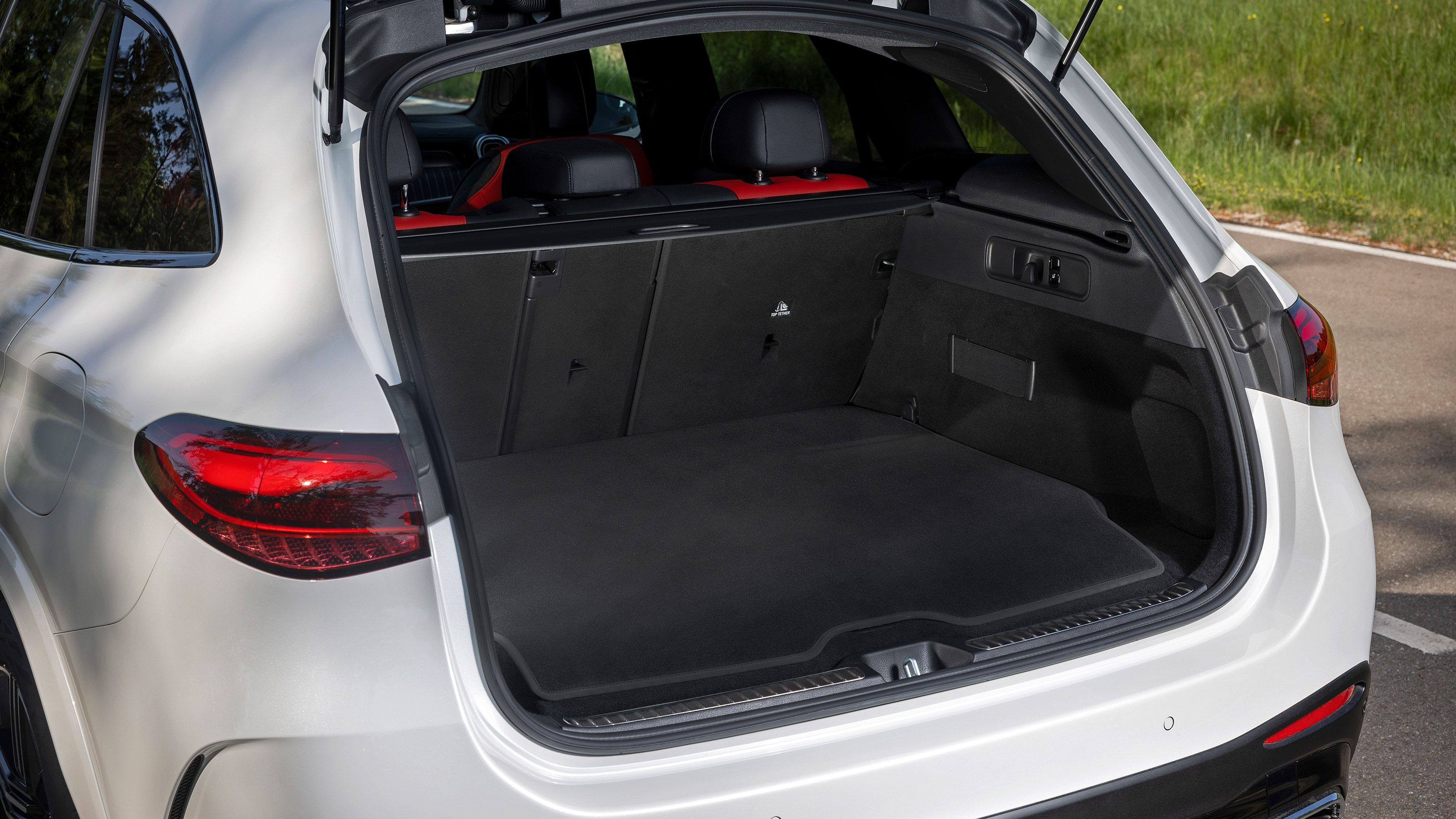 2022 Mercedes GLC boot