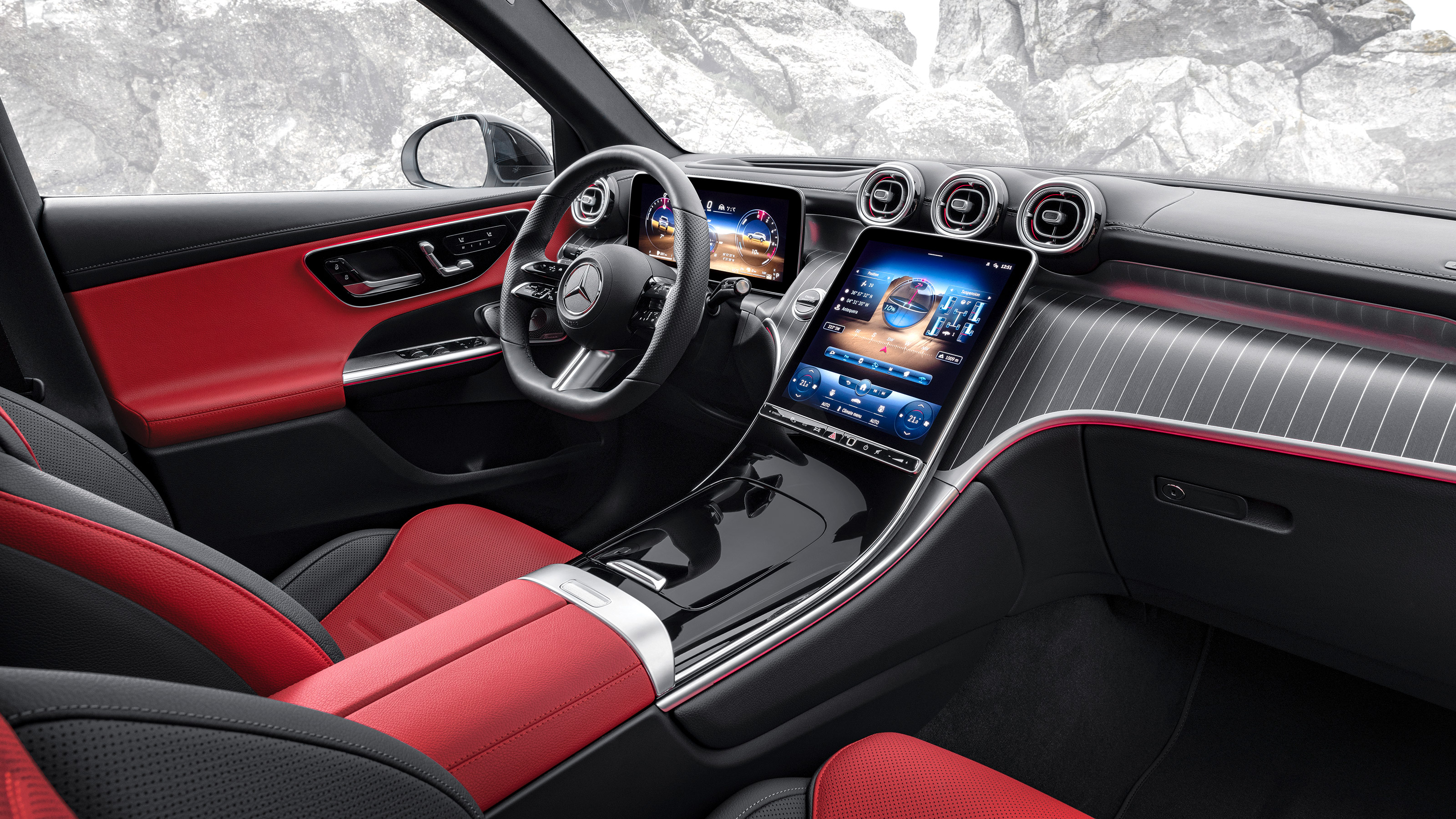 2022 Mercedes GLC front interior