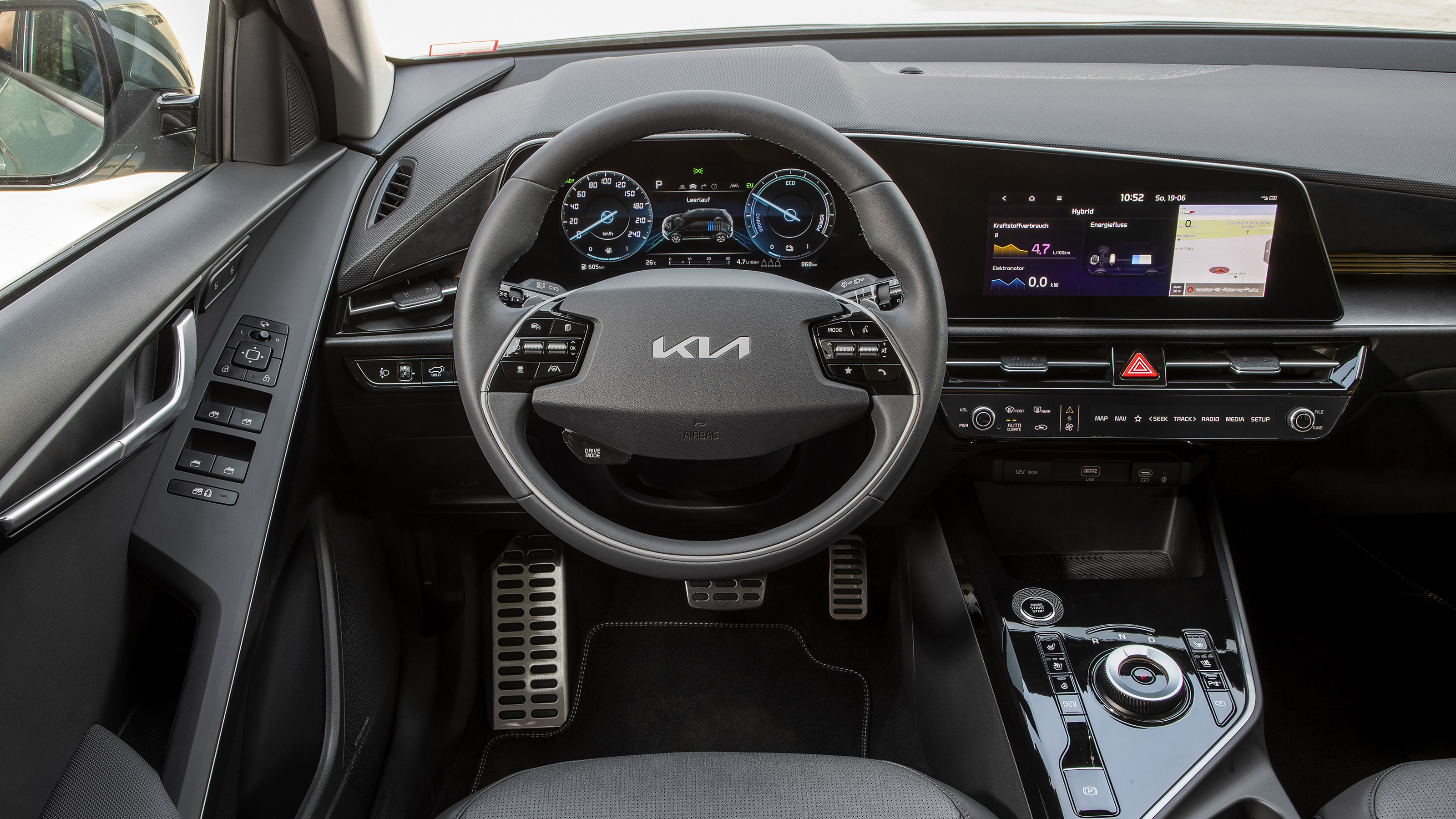Kia Niro SUV hybrid interior