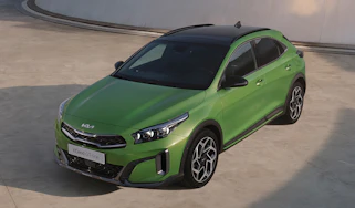 2022 Facelift Kia XCeed front passenger side
